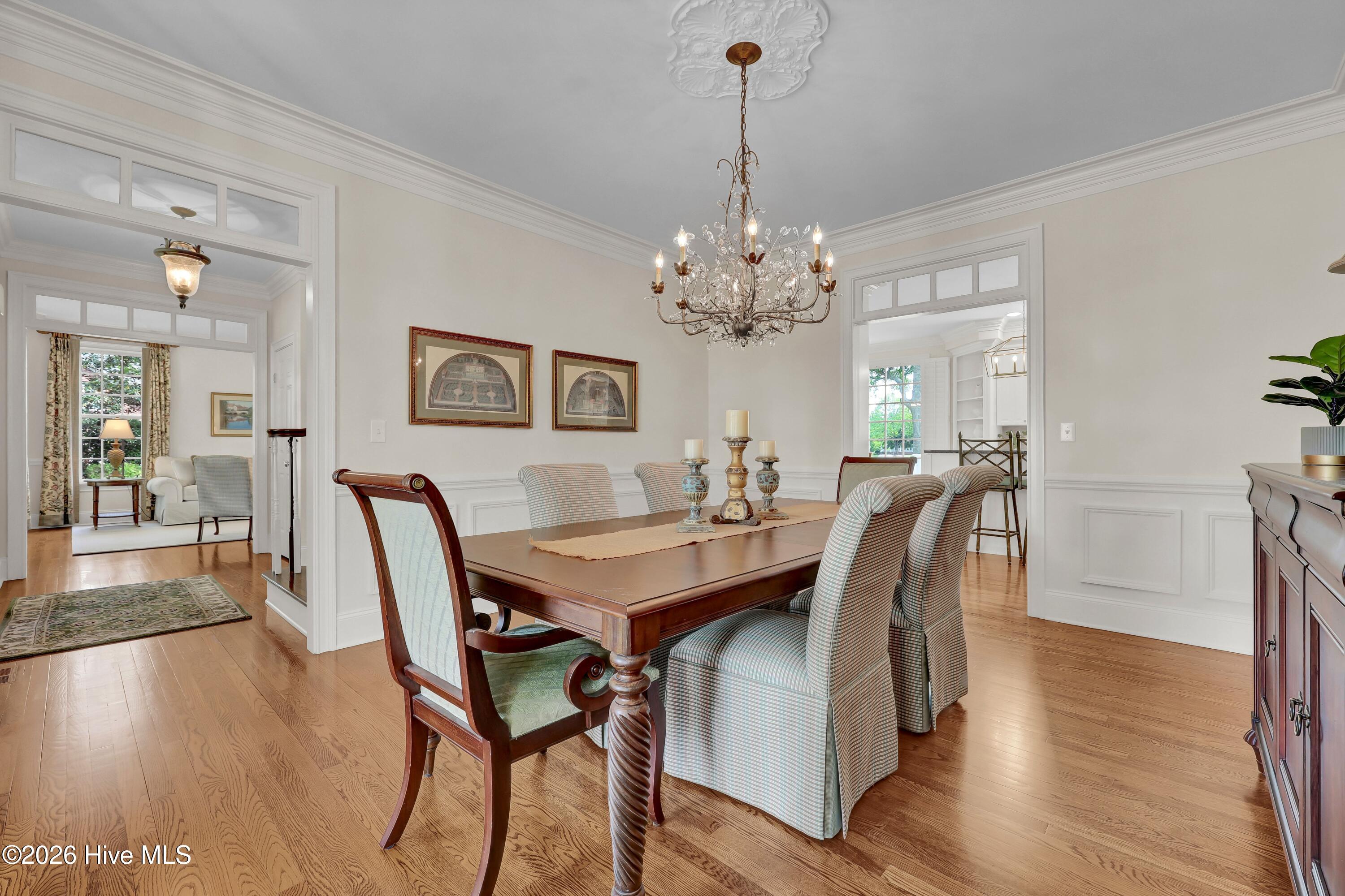 100569370 | Photo 12