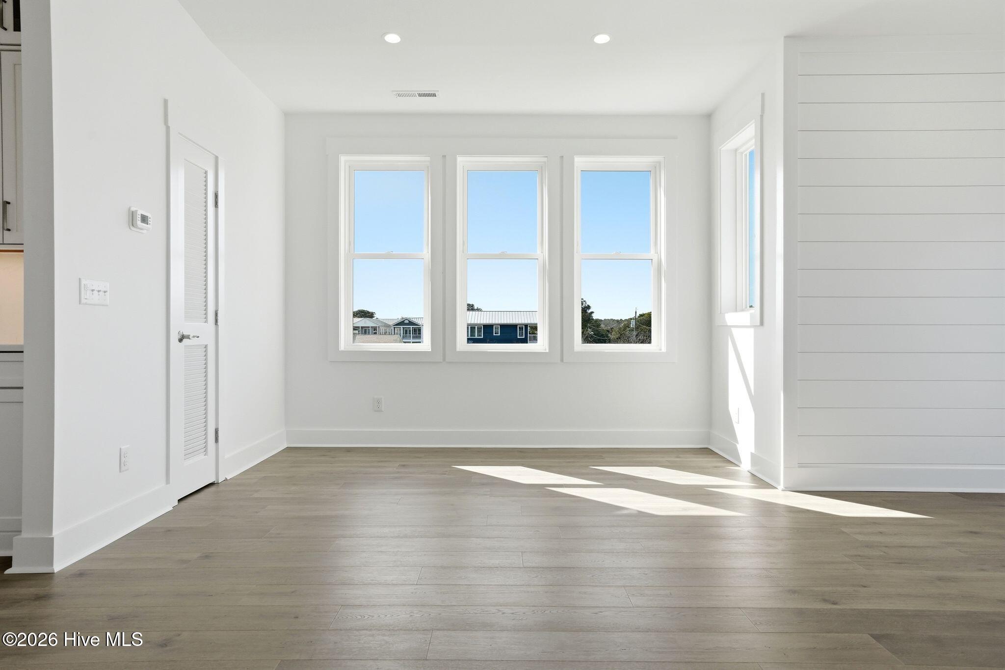 100558491 | Photo 31