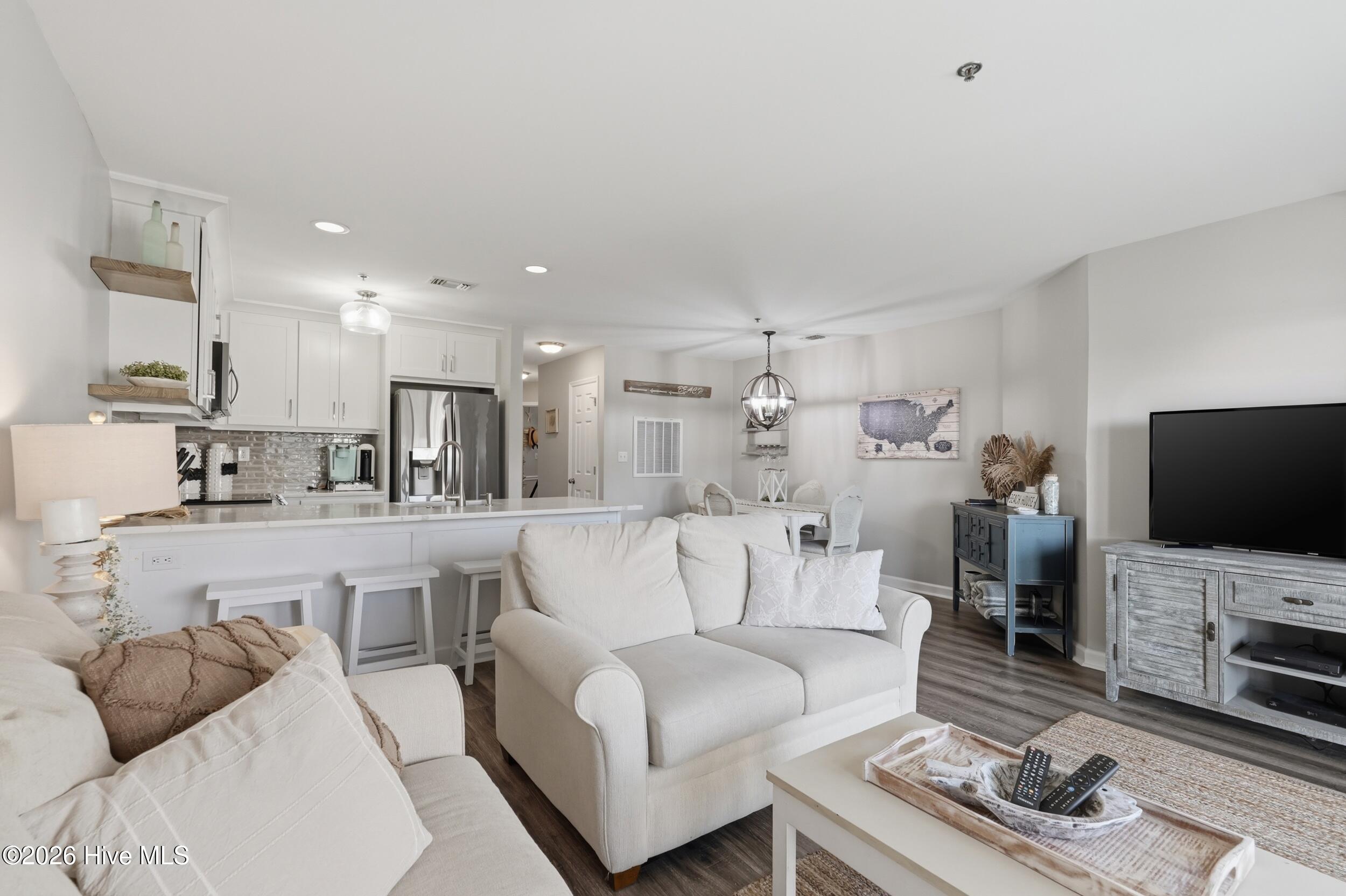 100560519 | Photo 29