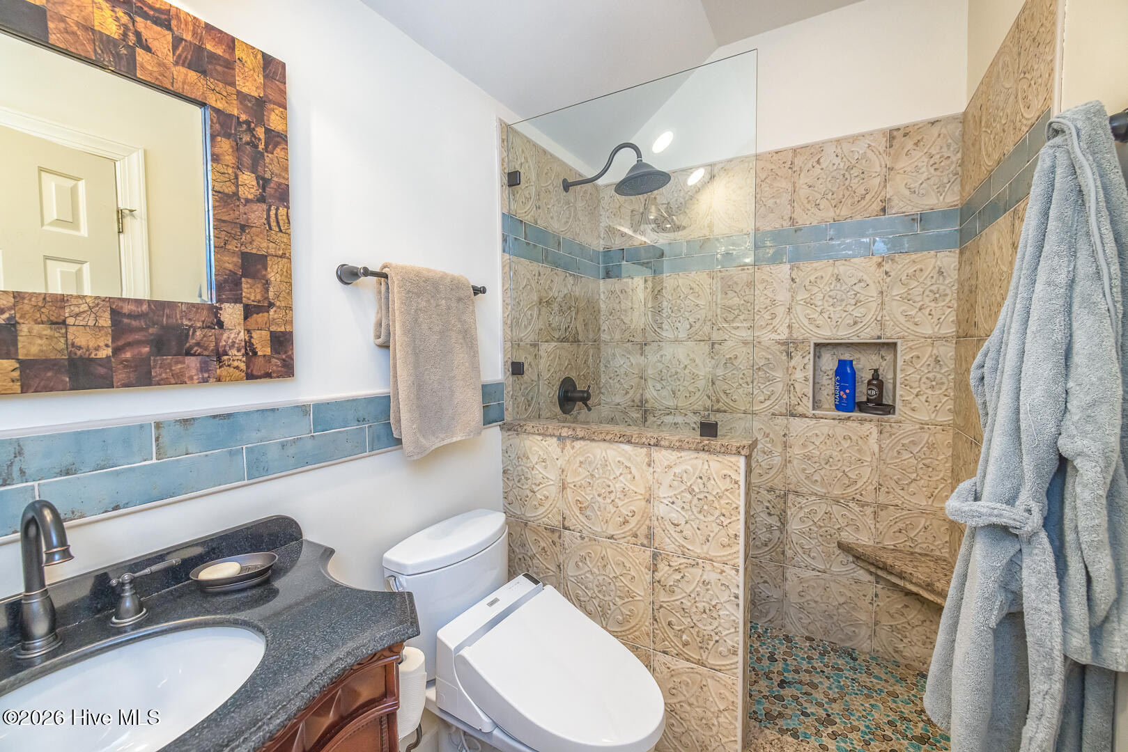 100550296 | Photo 53