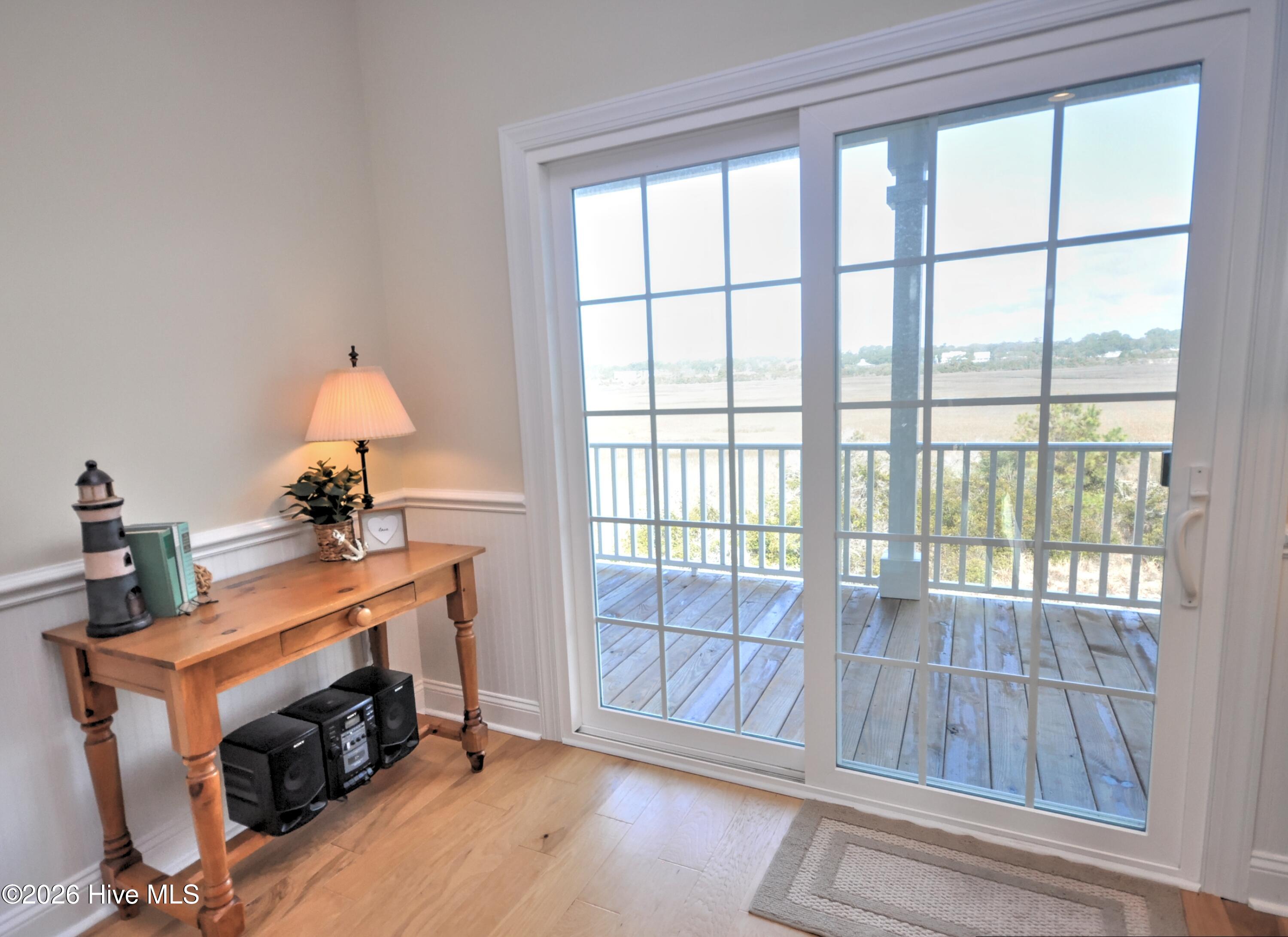 100558783 | Photo 18