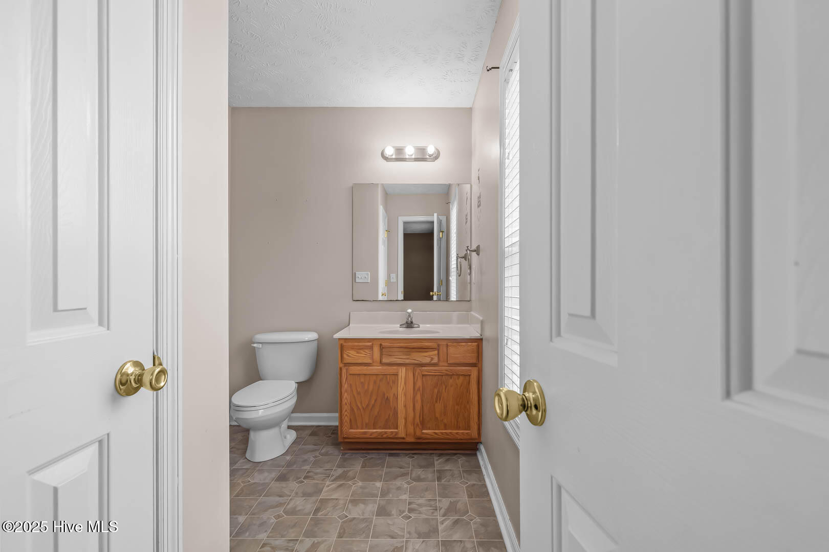 100542148 | Photo 47