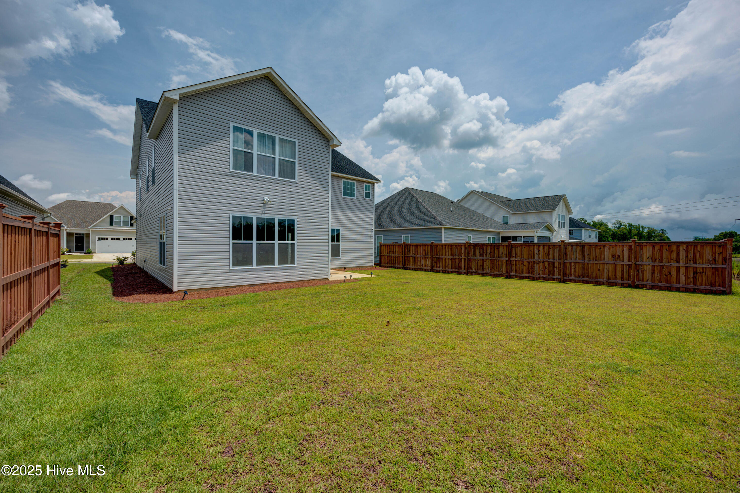 100535248 | Photo 44