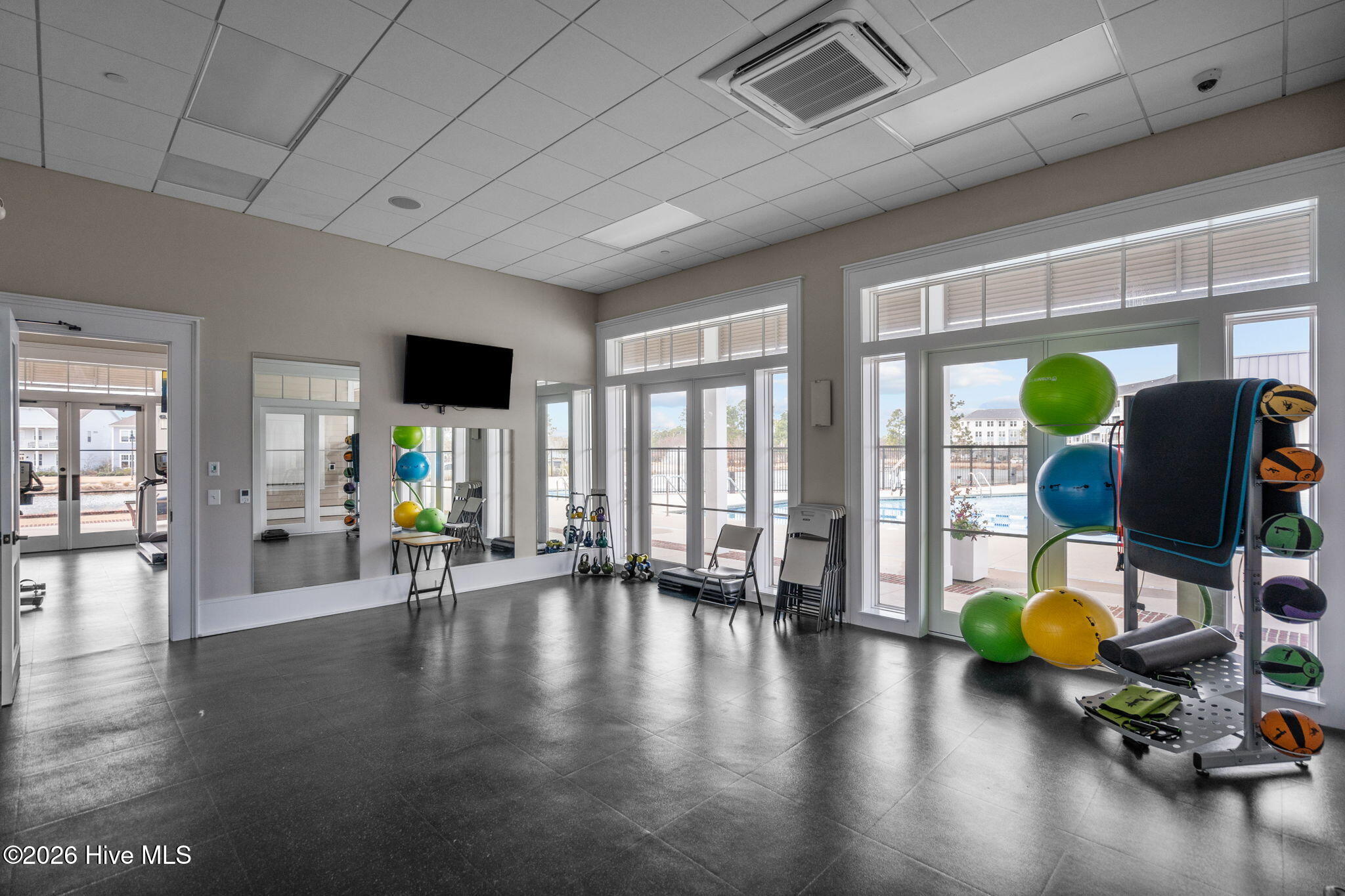 100554232 | Photo 37