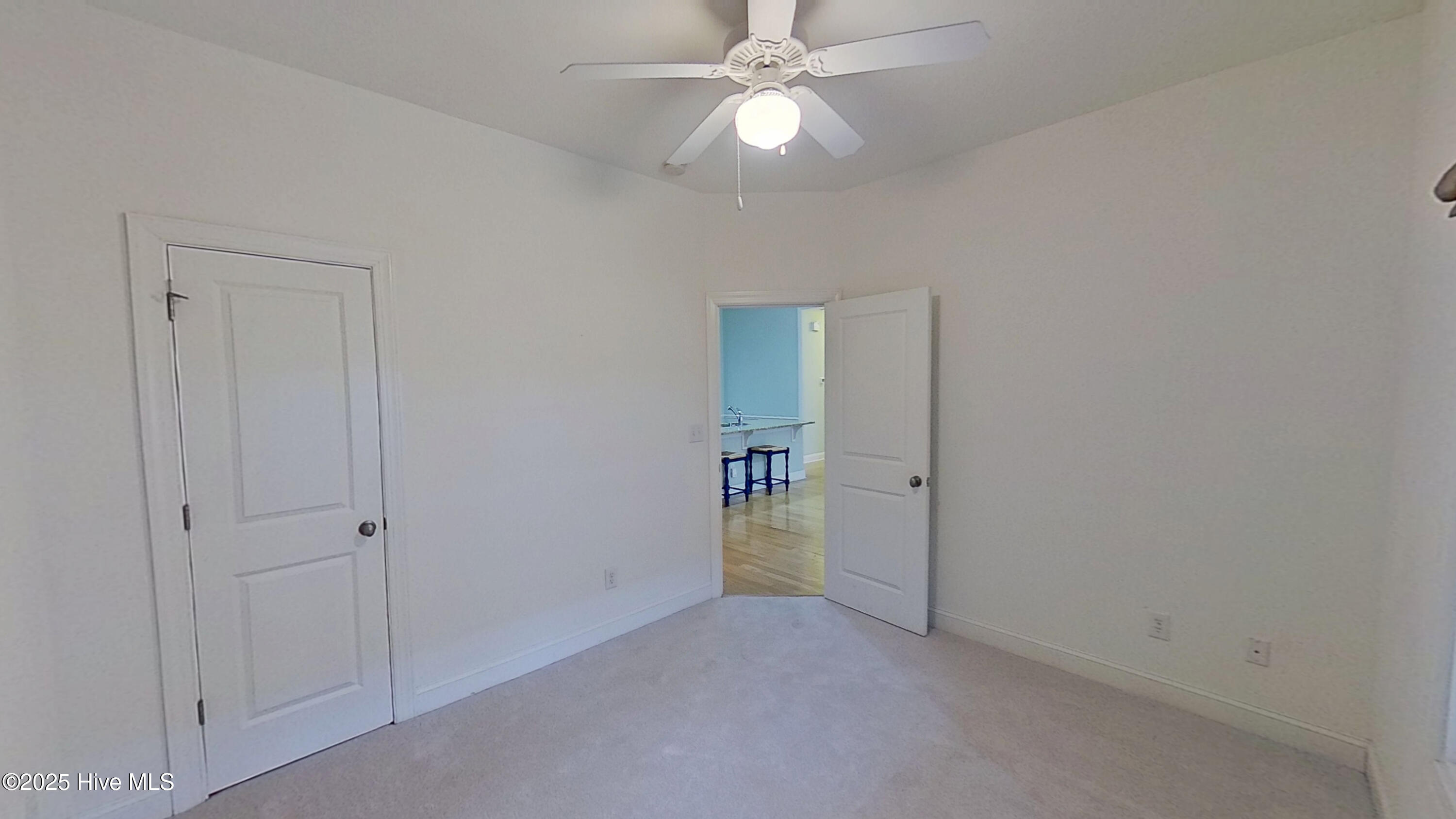 100544480 | Photo 16