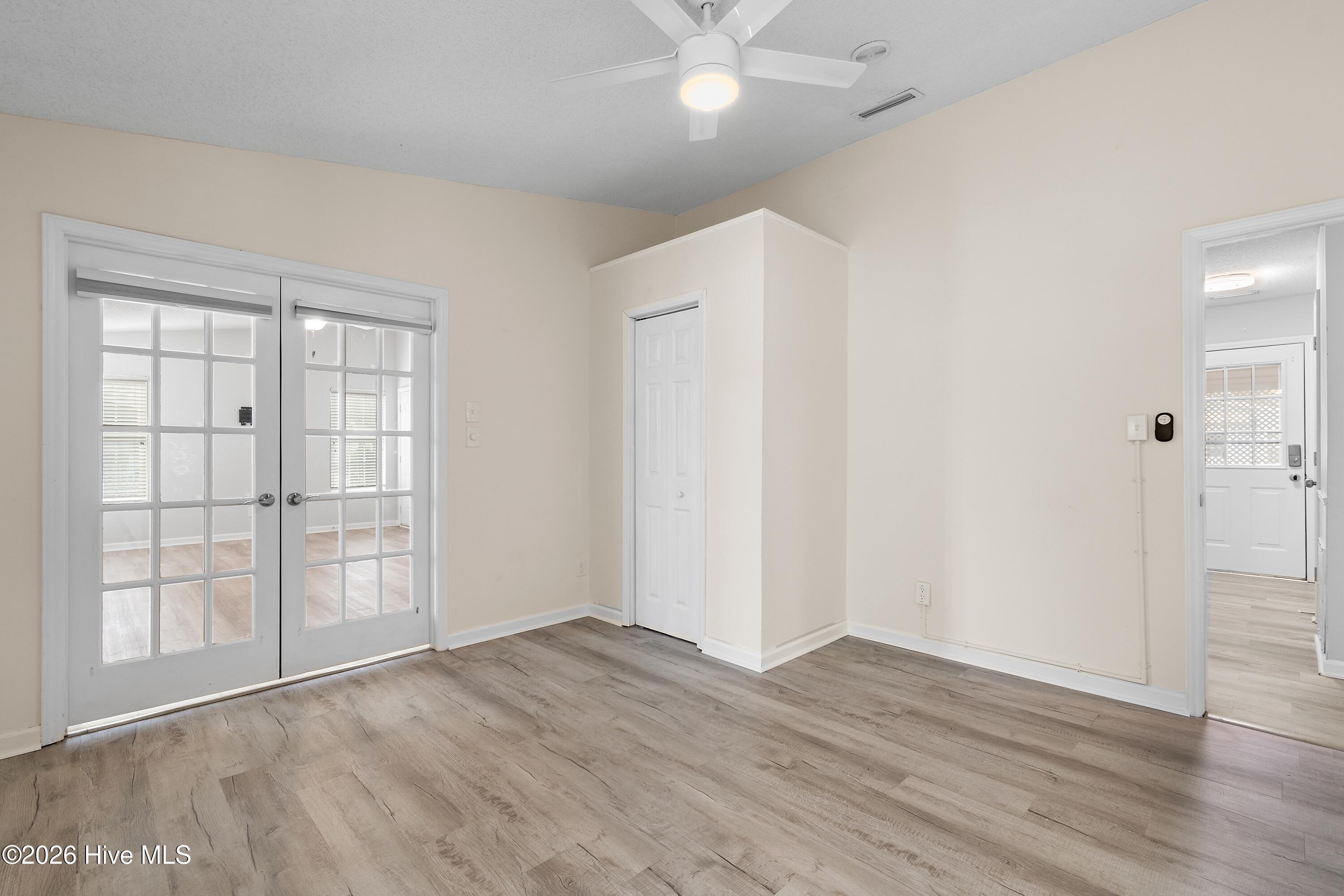 100550684 | Photo 26