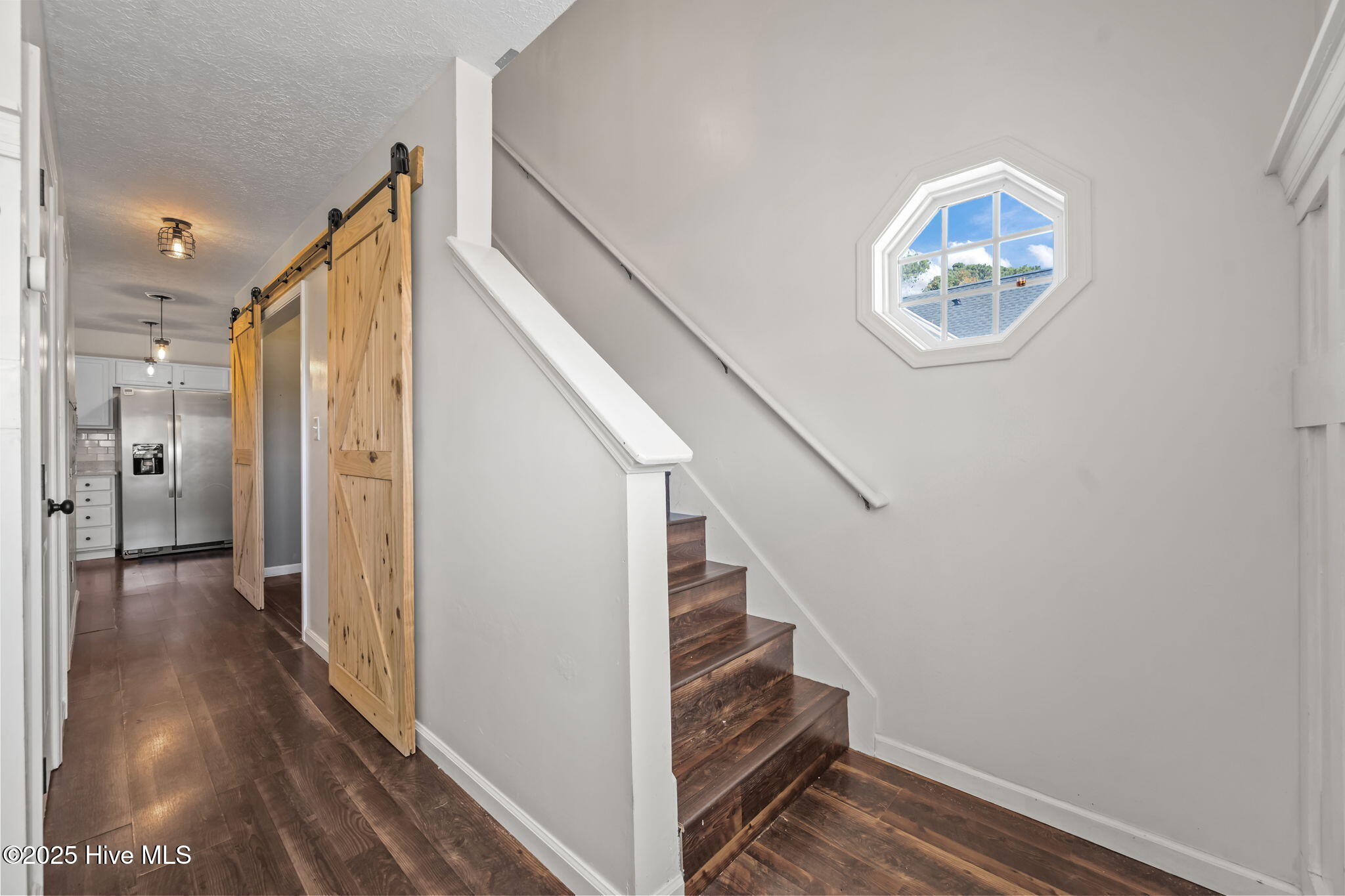 100546746 | Photo 17