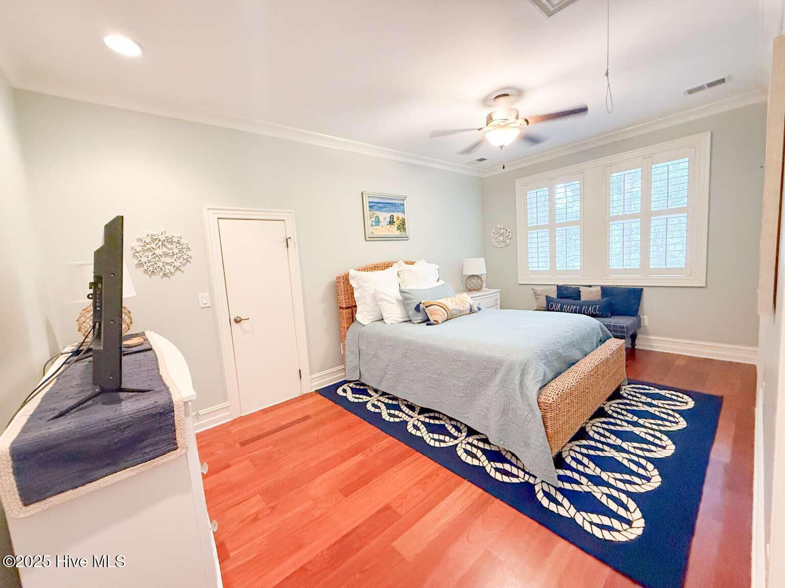 100523634 | Photo 16