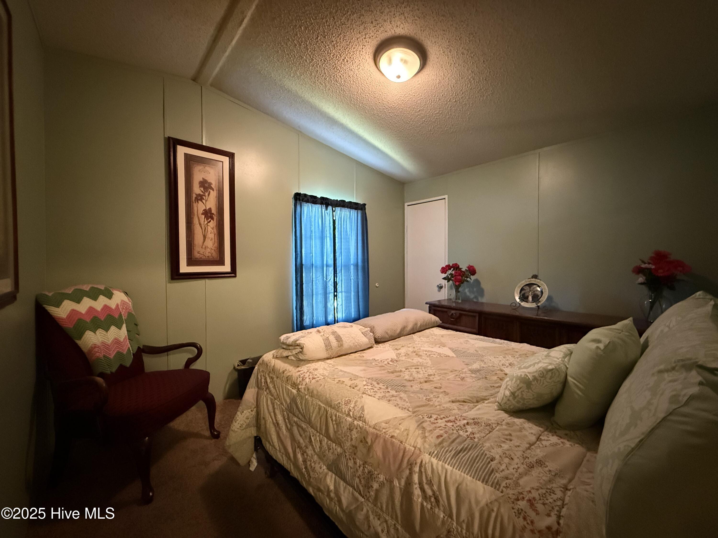 100502105 | Photo 46