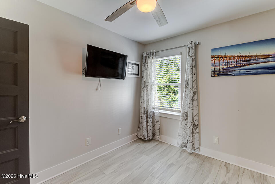 100557542 | Photo 29