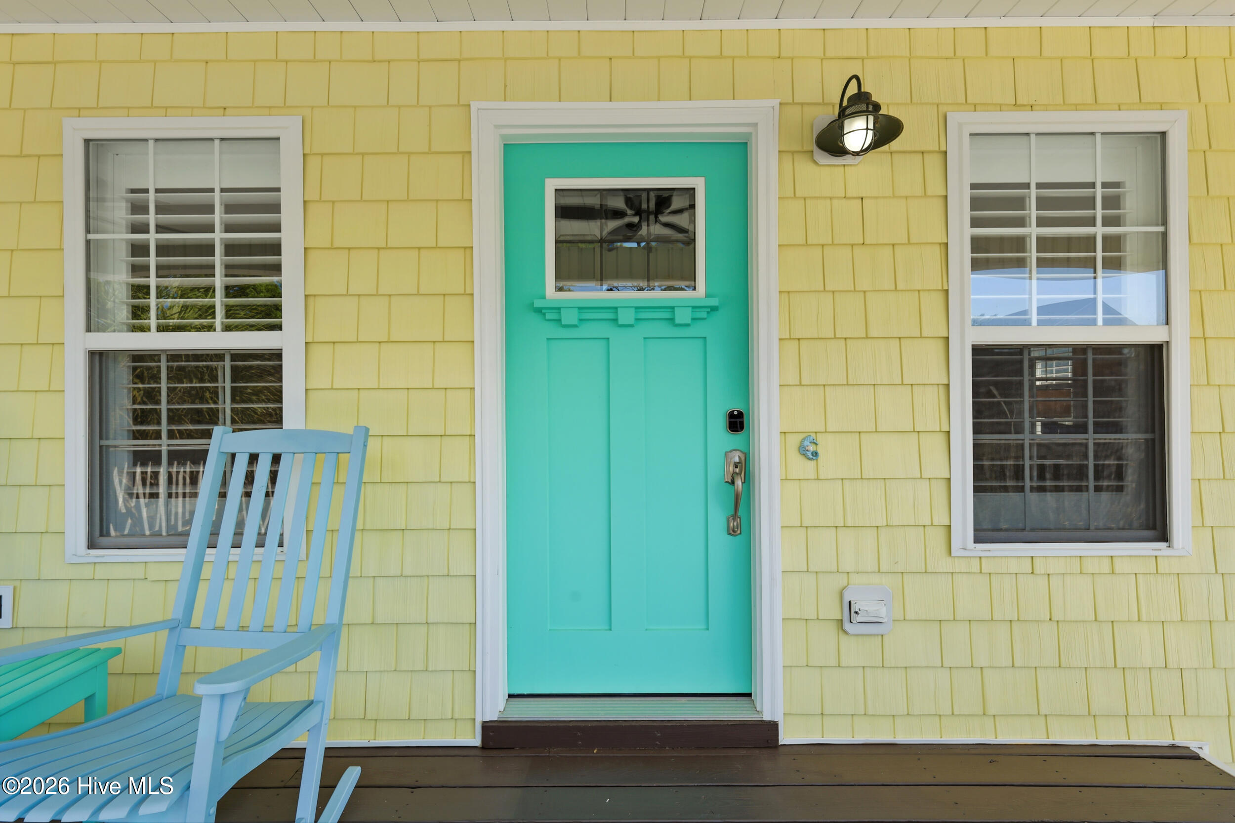 100567989 | Photo 45