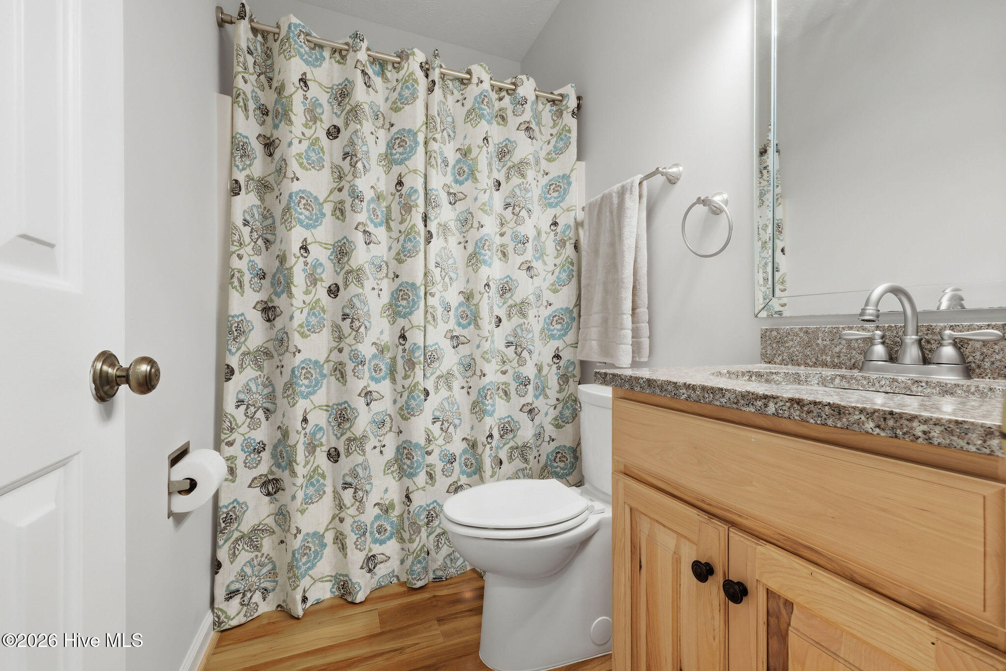 100569569 | Photo 16