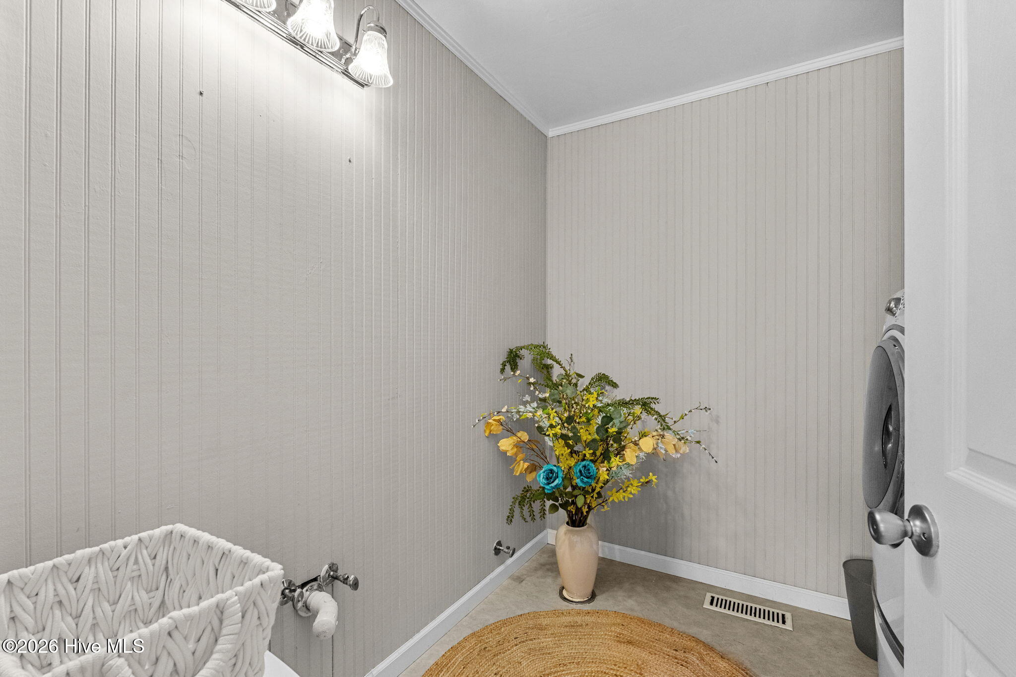 100548359 | Photo 31