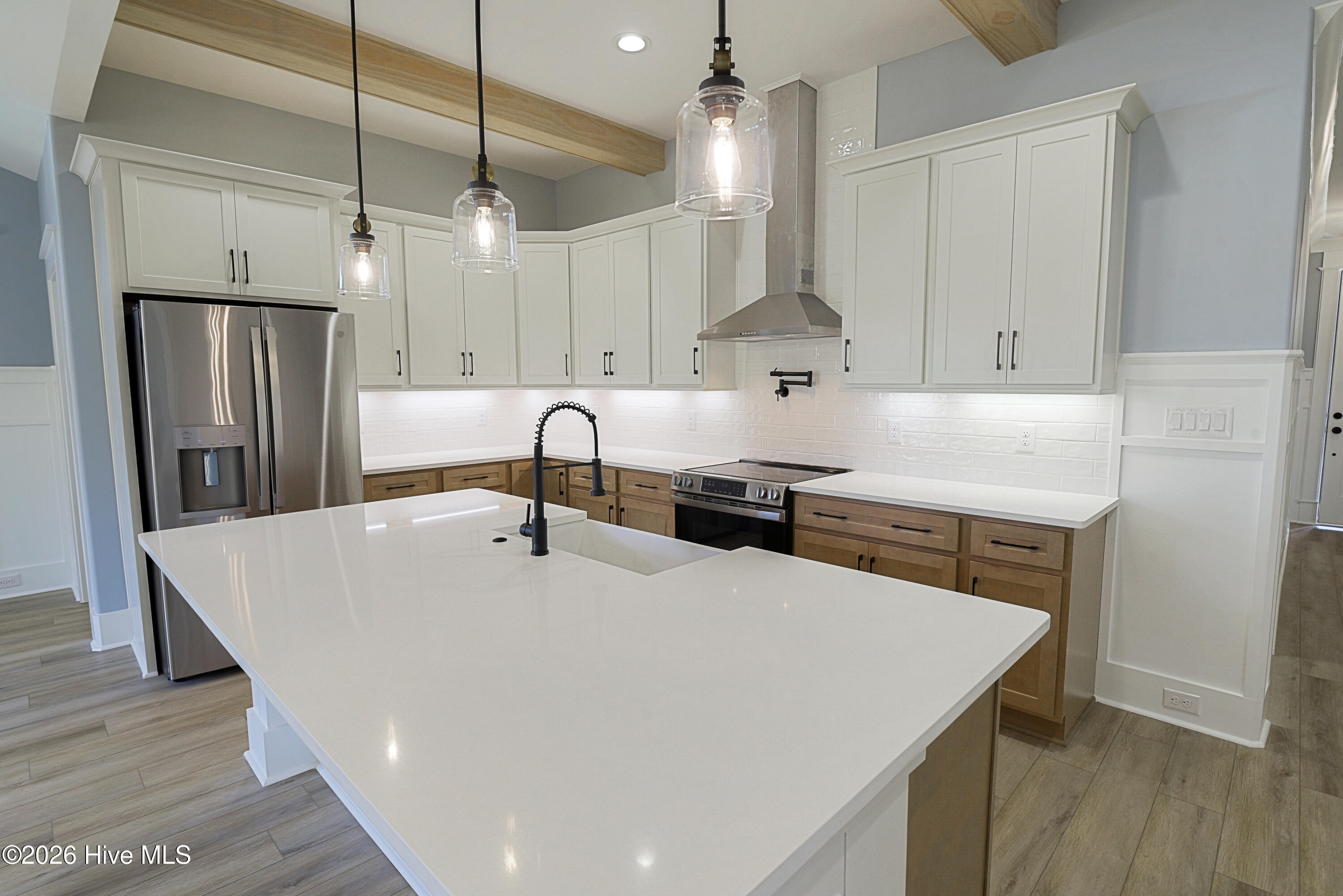 100547118 | Photo 23