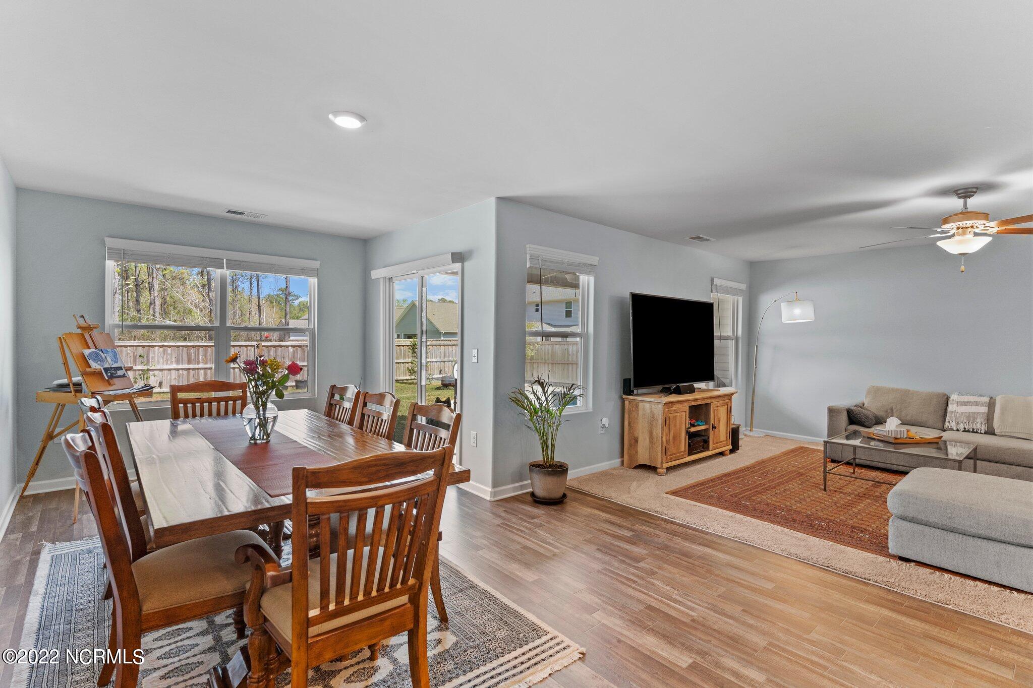 100560582 | Photo 12