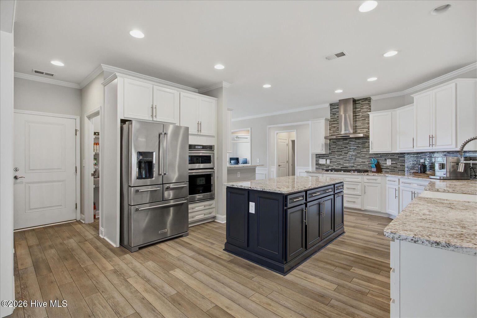 100564841 | Photo 13