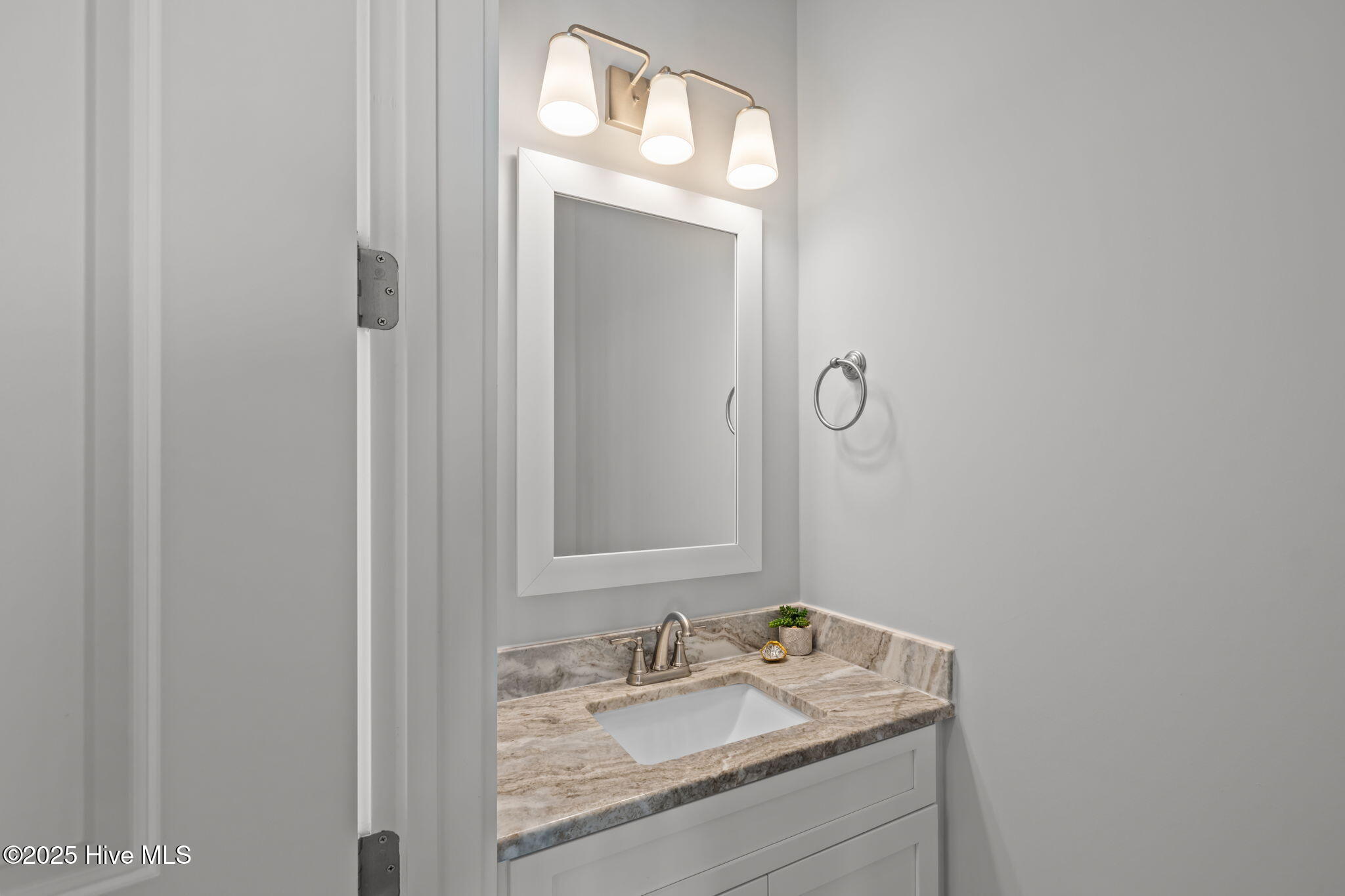 100541524 | Photo 13