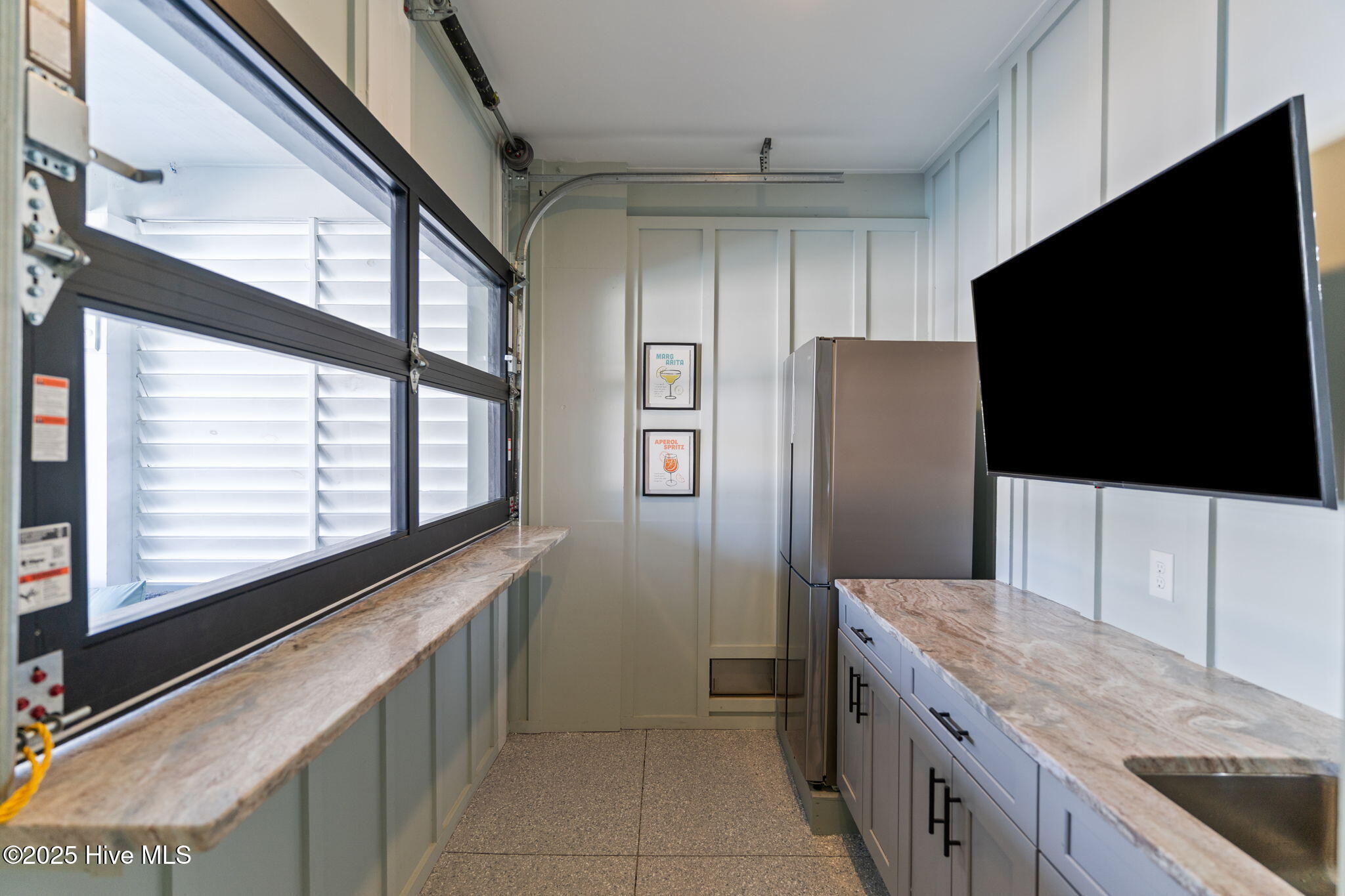 100545379 | Photo 39