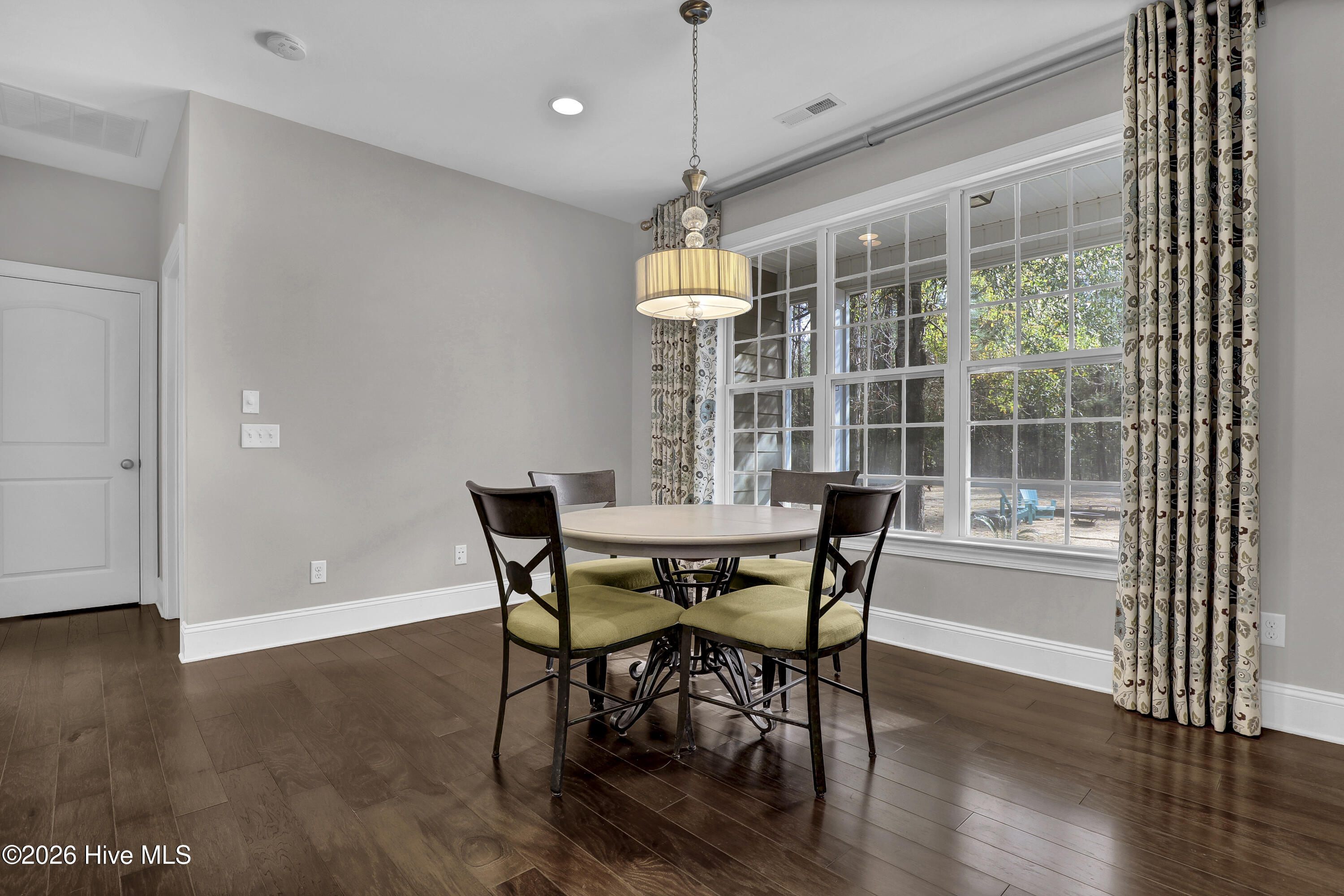 100549522 | Photo 16