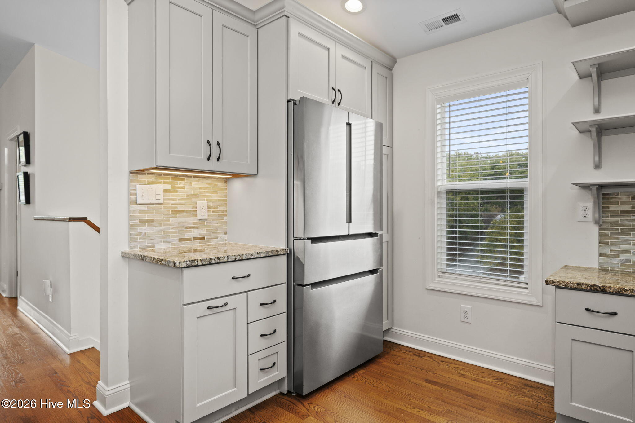 100557272 | Photo 22