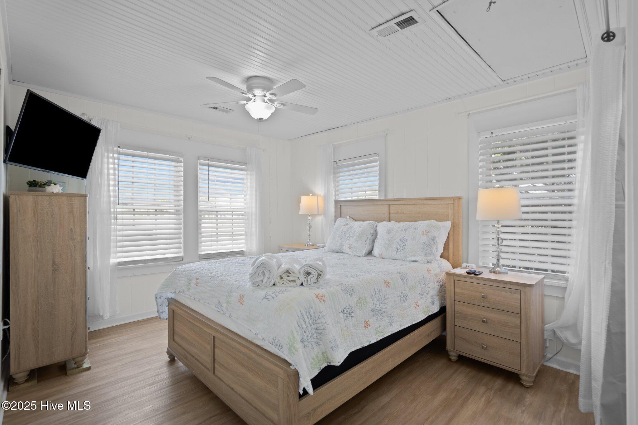 100537194 | Photo 135