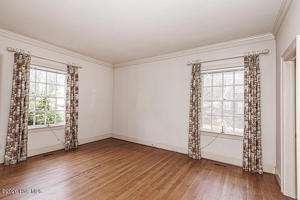 2nd bedroom with bath downstairs