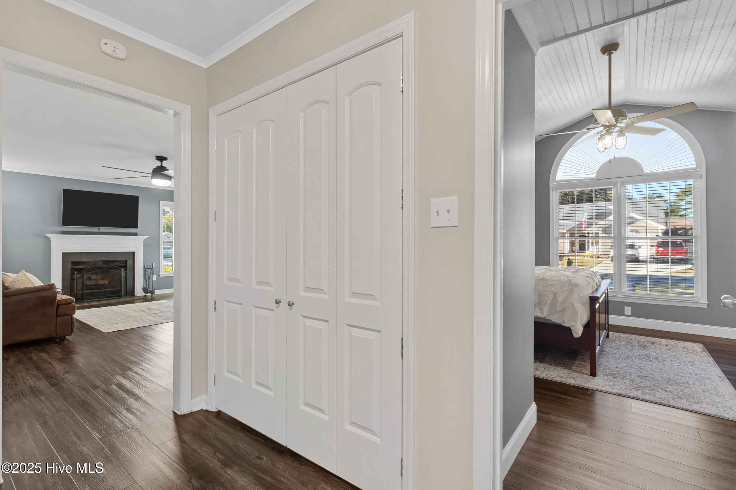 100541040 | Photo 25