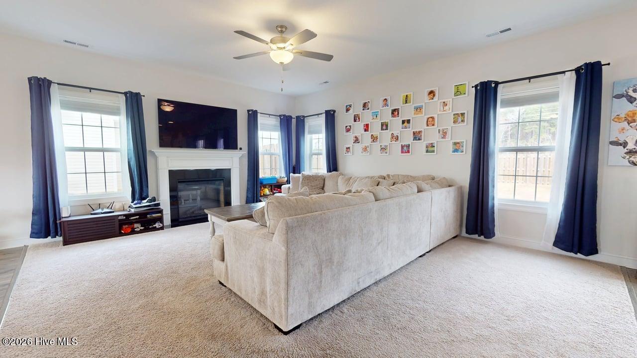 100559216 | Photo 15