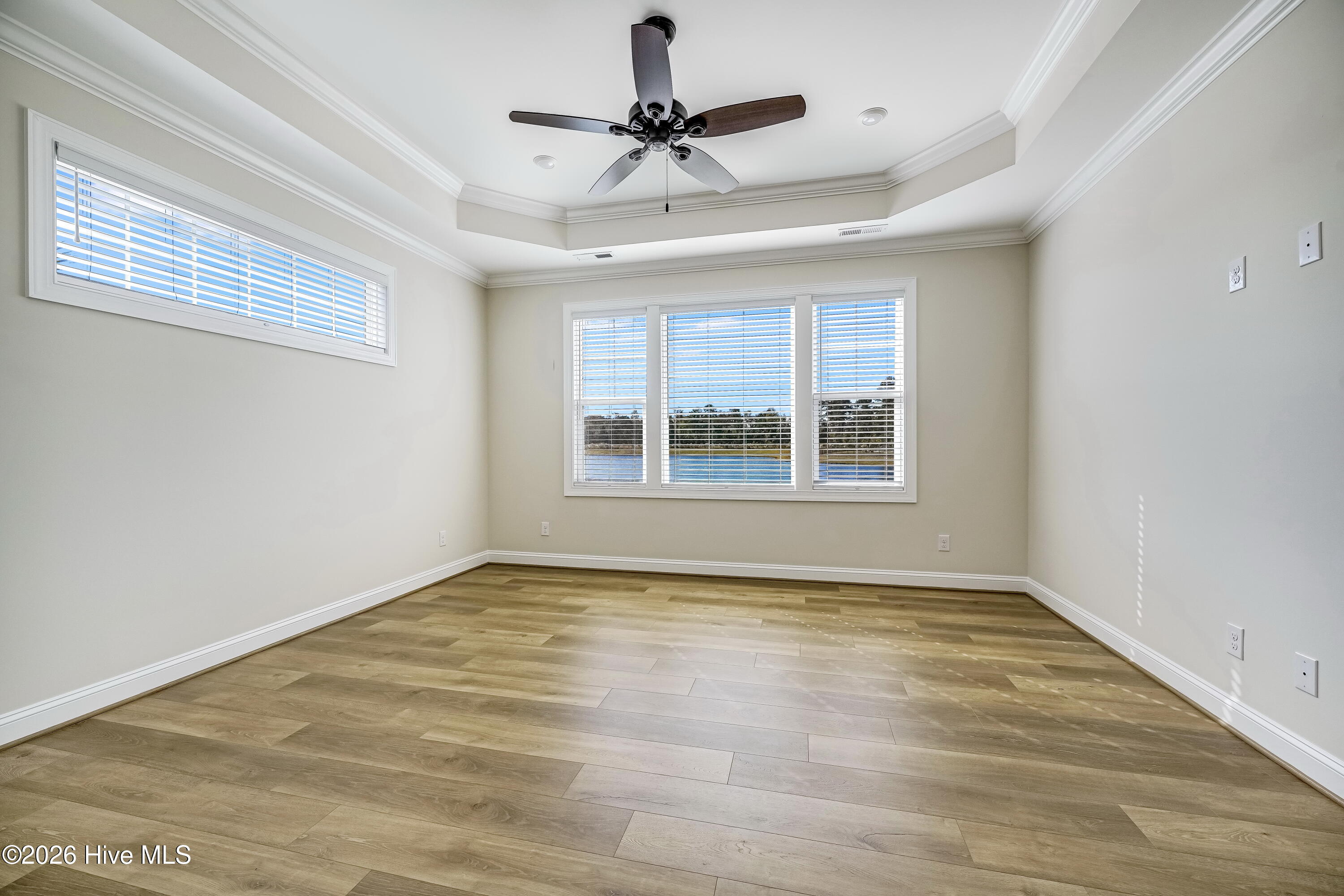 100564282 | Photo 19