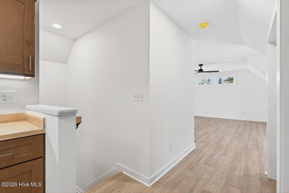 100508679 | Photo 25