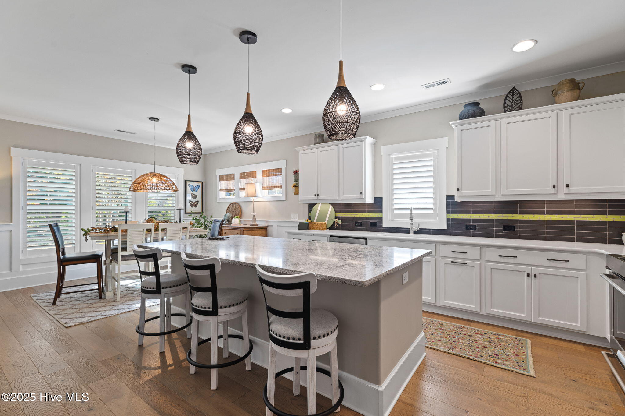 100540140 | Photo 14