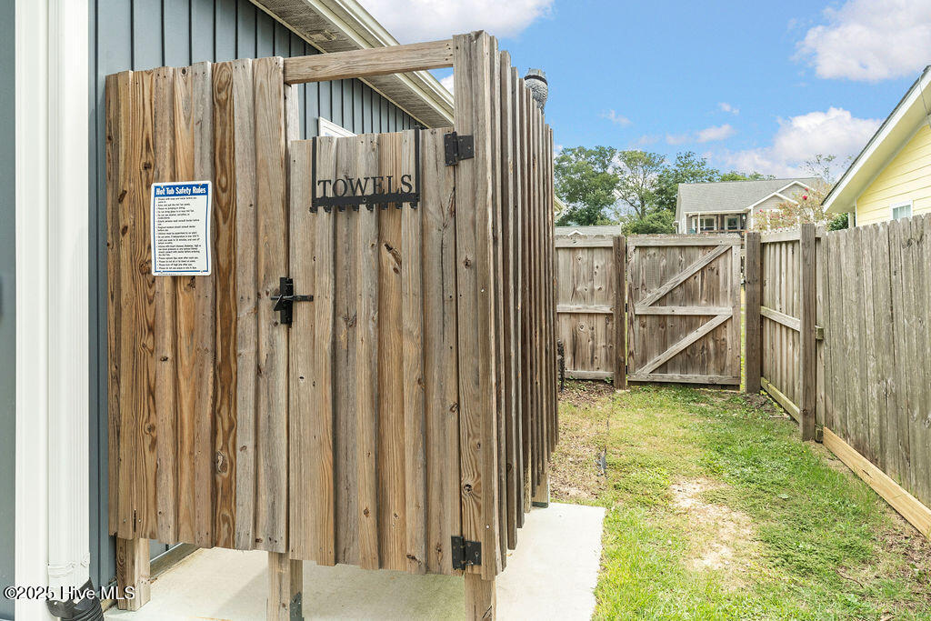 100550551 | Photo 26