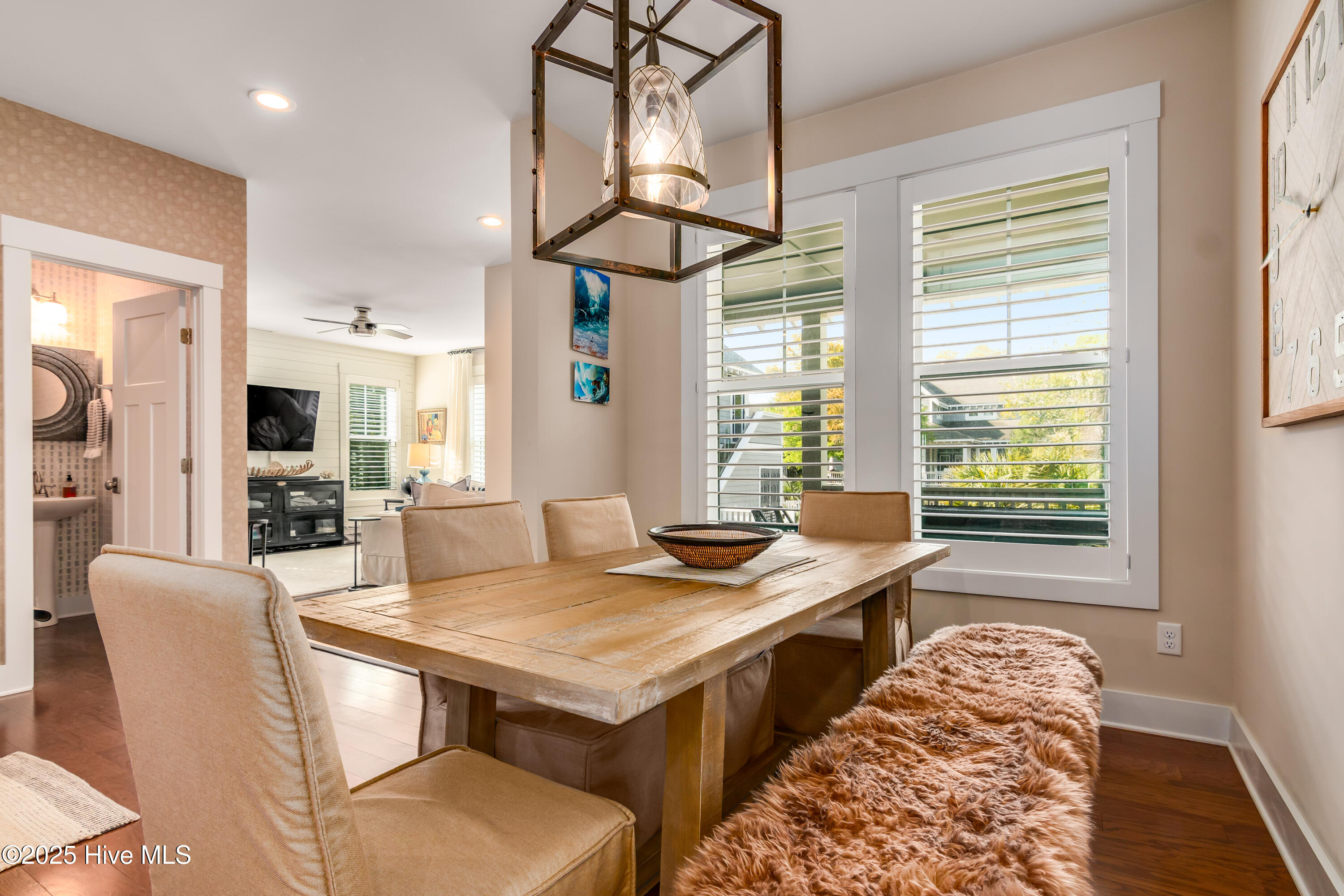 100501018 | Photo 15