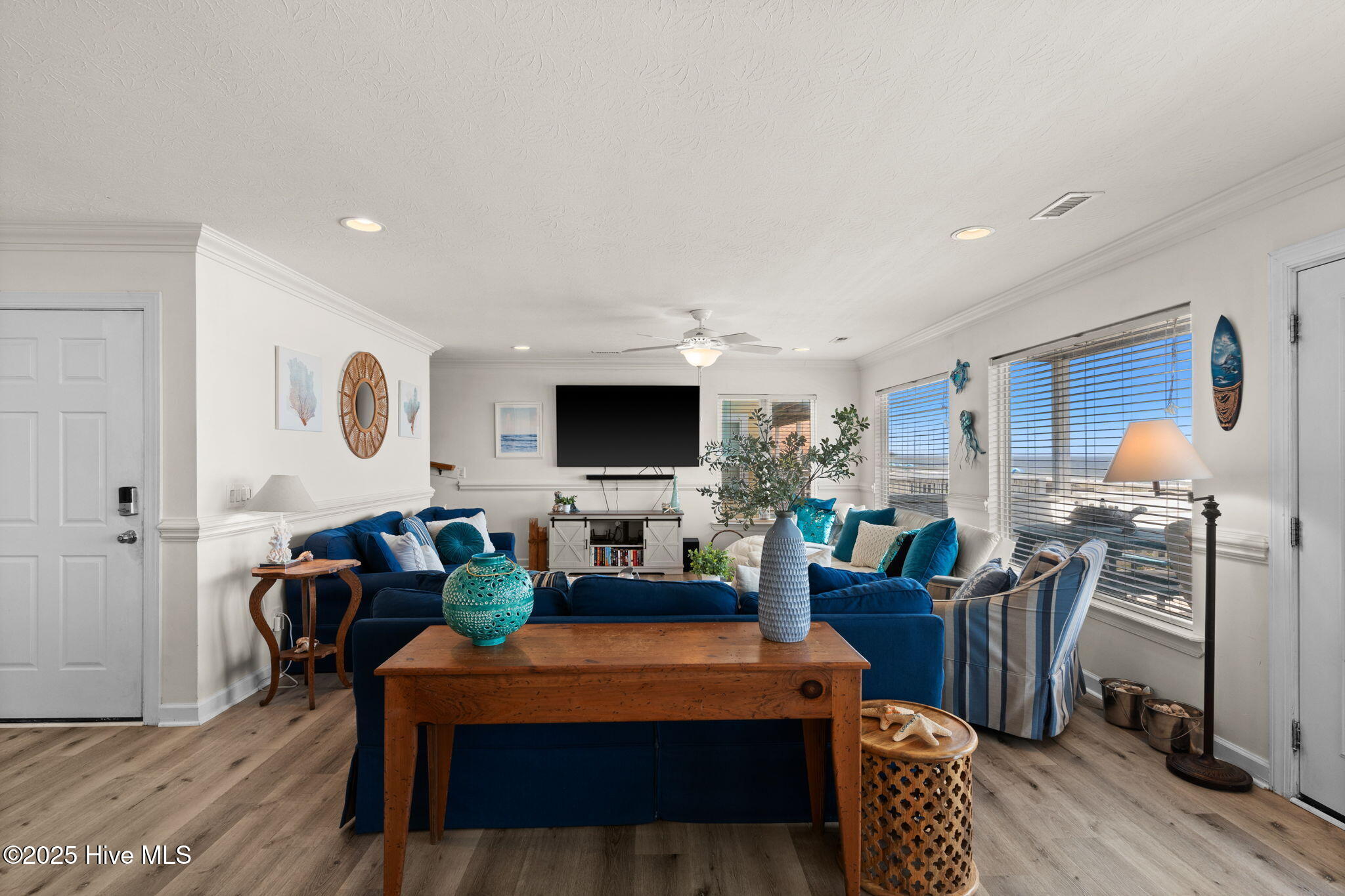 100515755 | Photo 11