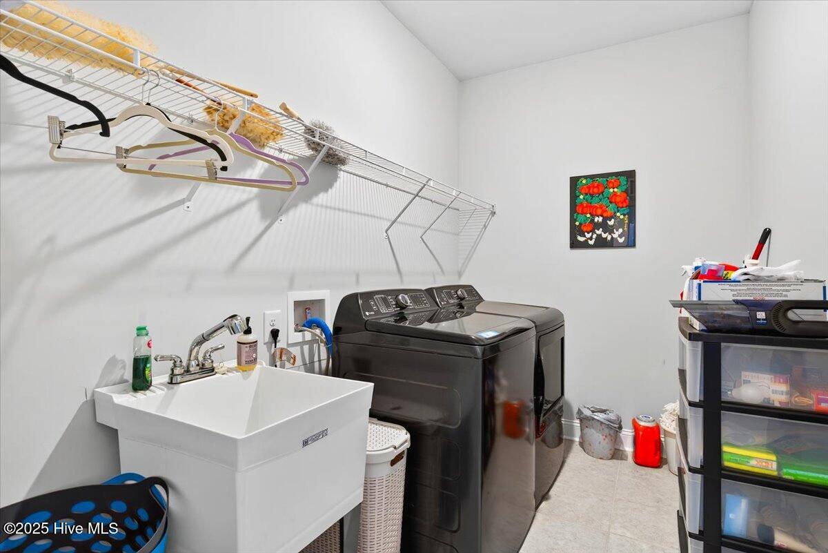 100532427 | Photo 28