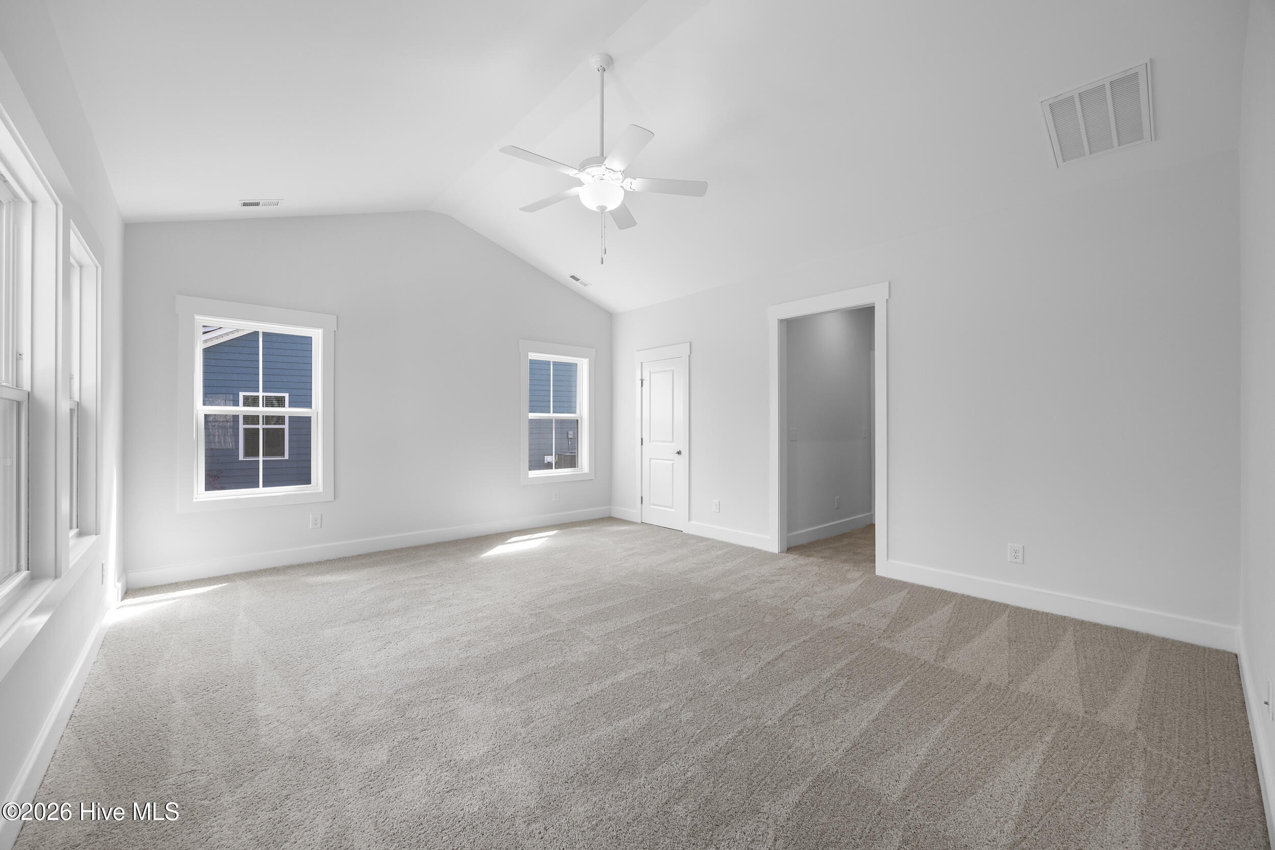 100523134 | Photo 27