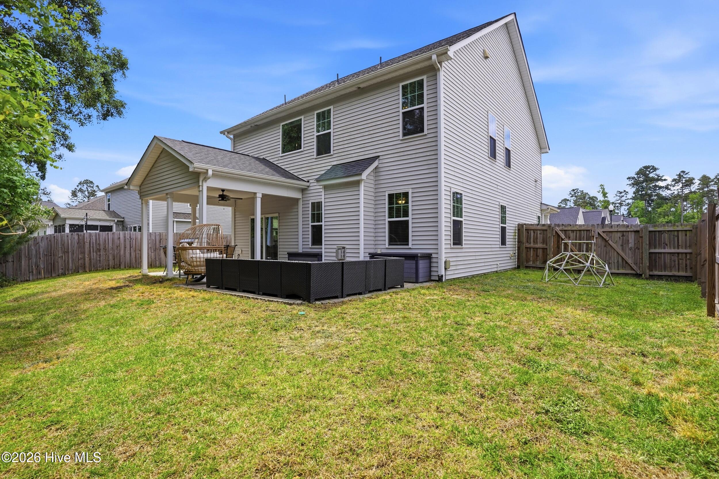 100570398 | Photo 32