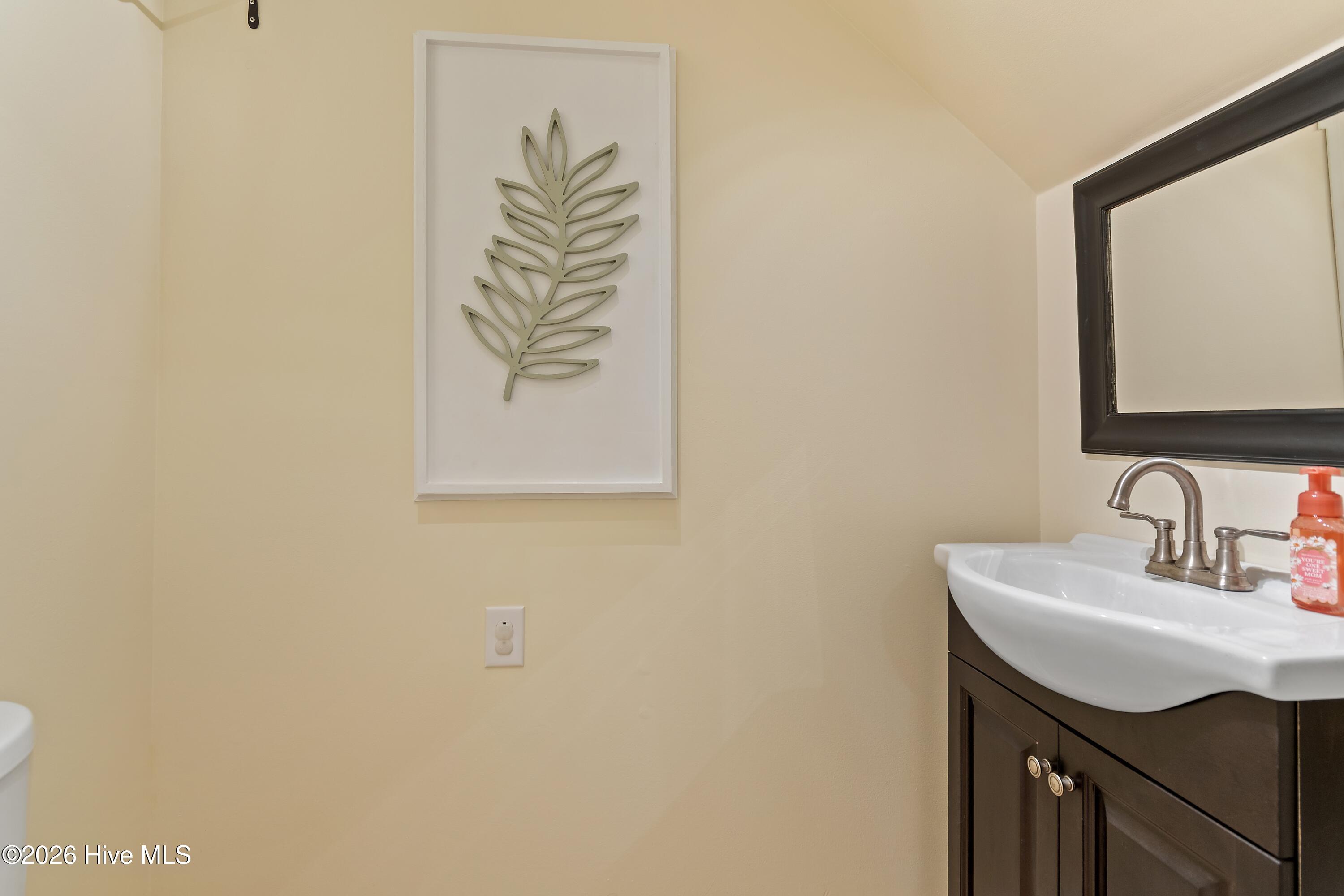 100564312 | Photo 20