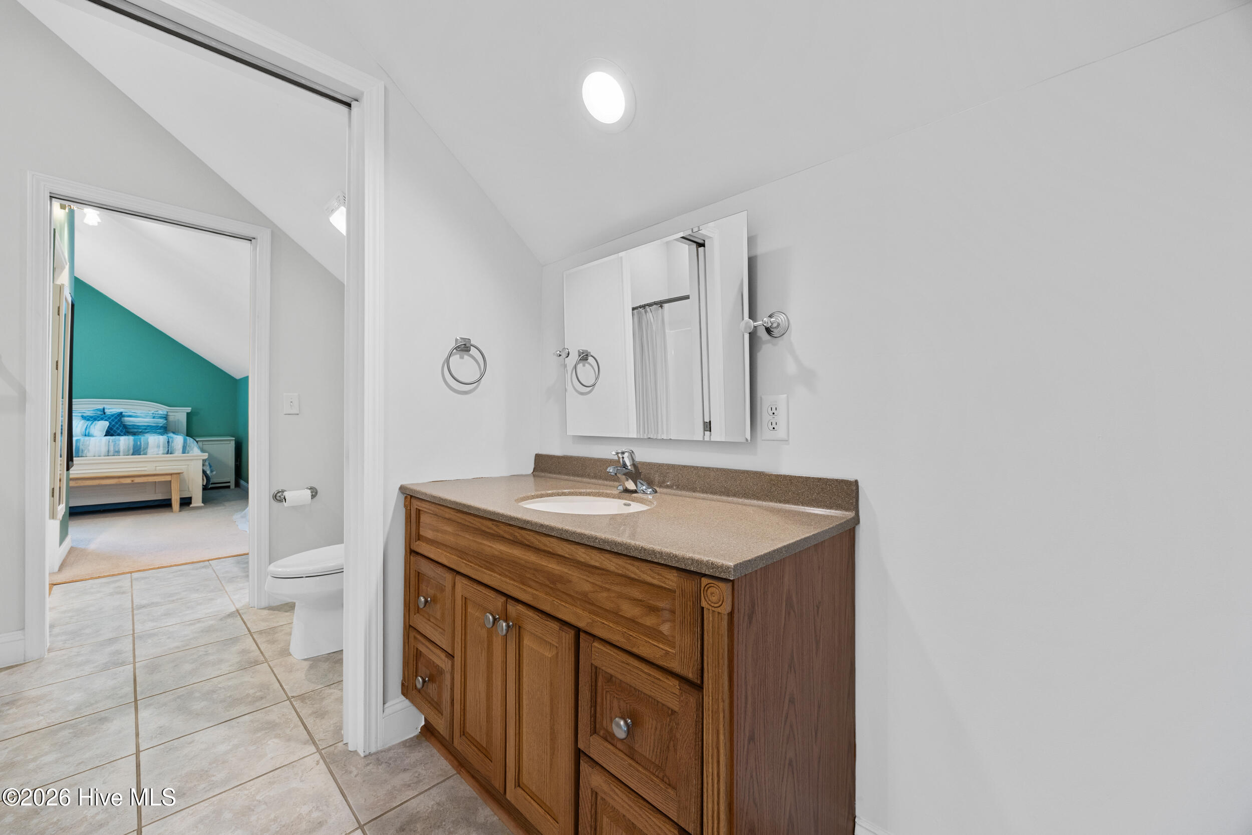 100567542 | Photo 51