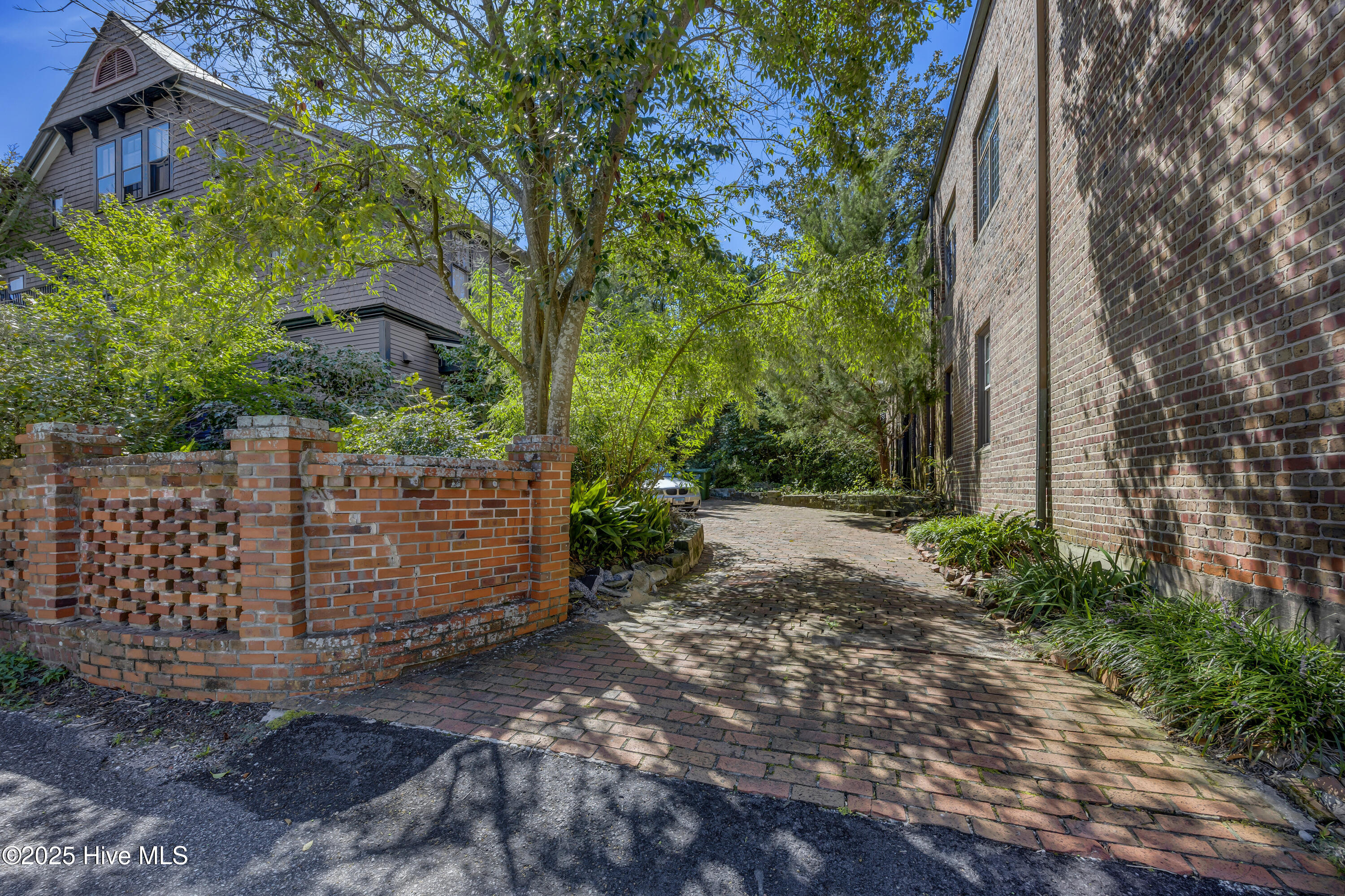 100531390 | Photo 49