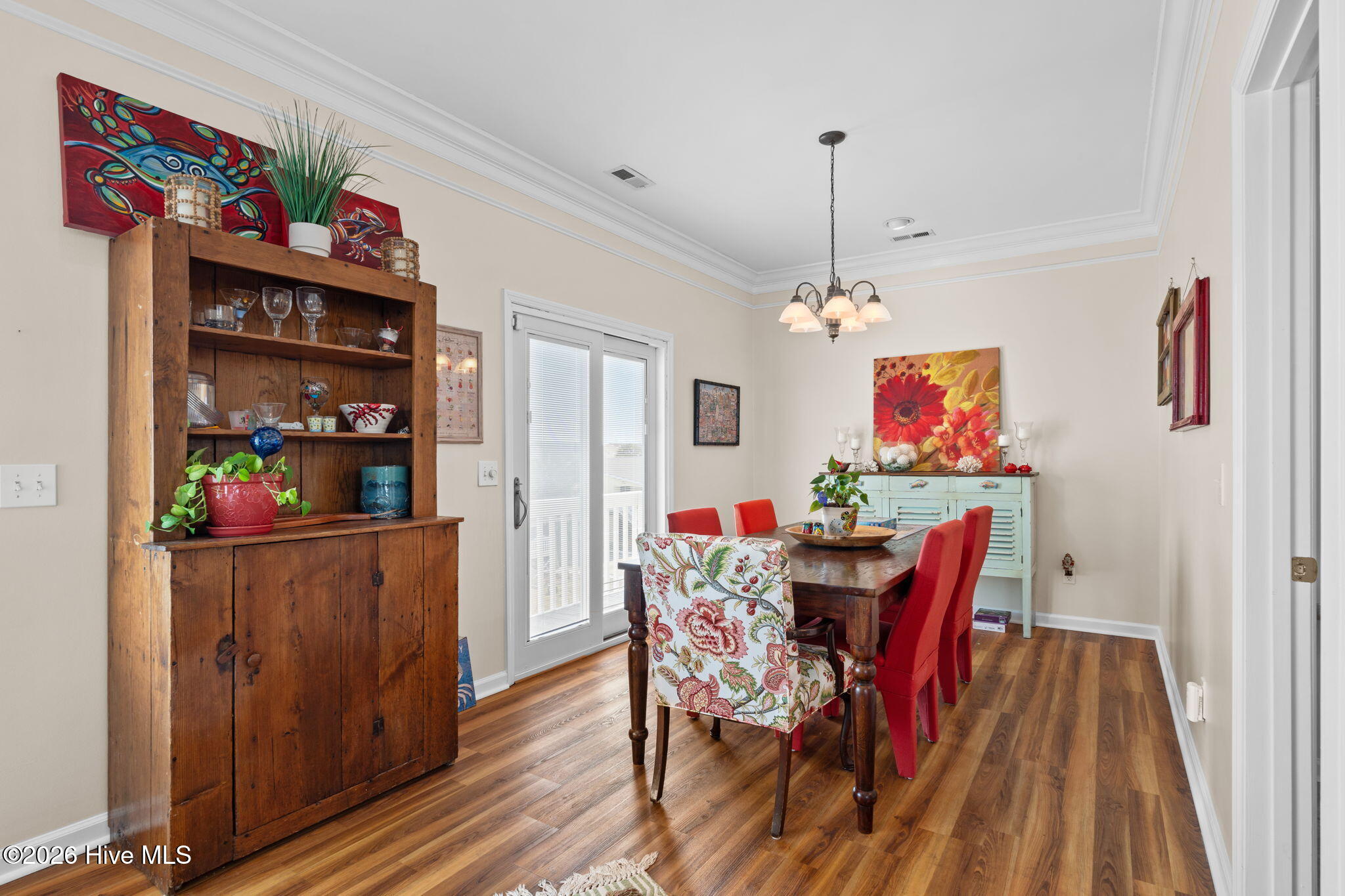 100561633 | Photo 14