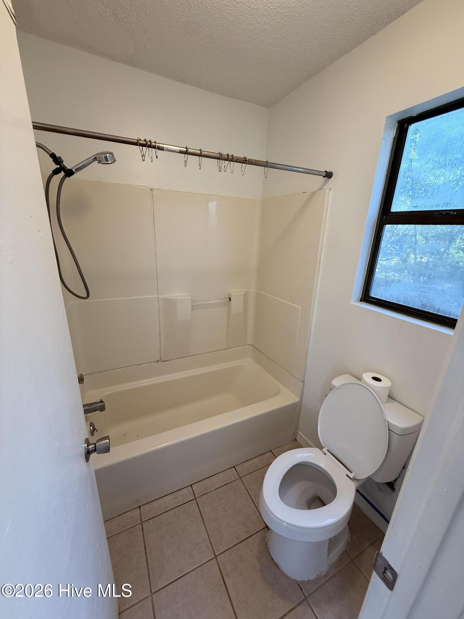 100566796 | Photo 11