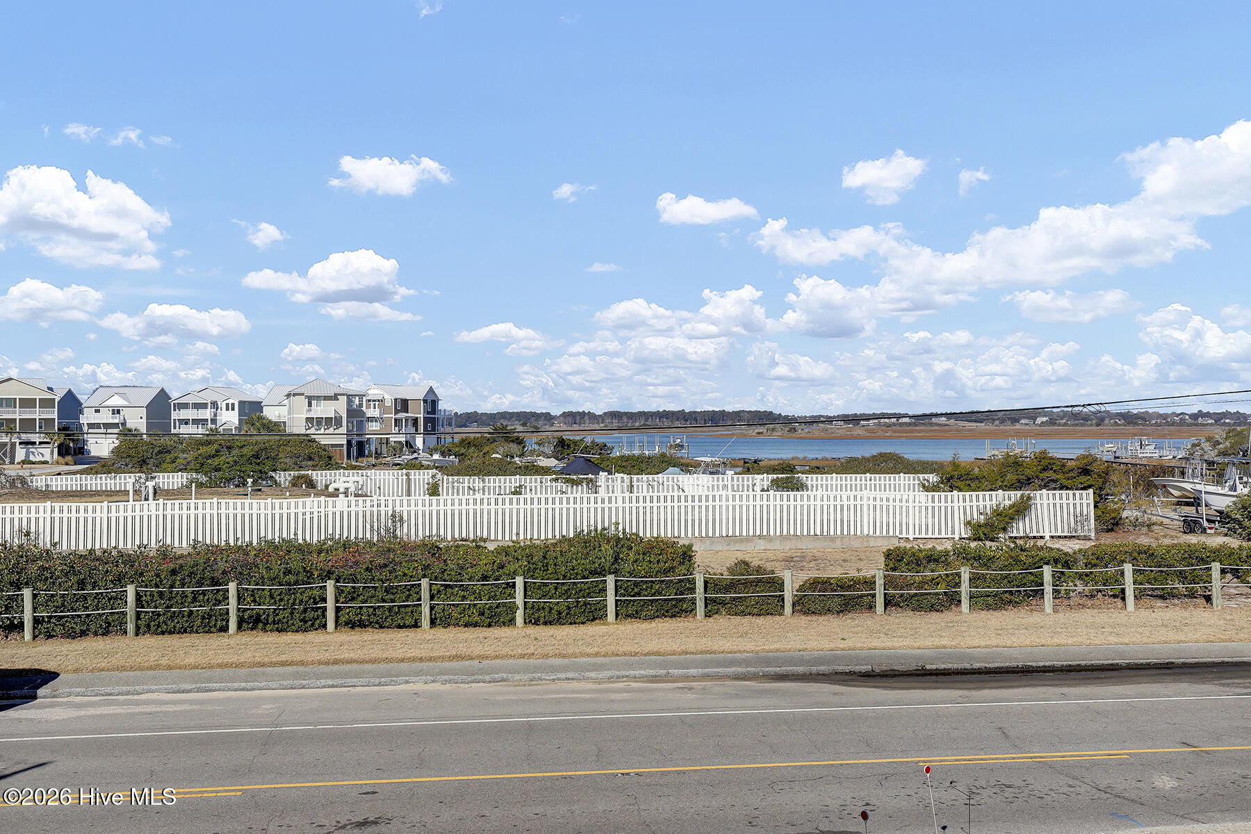 100548682 | Photo 47