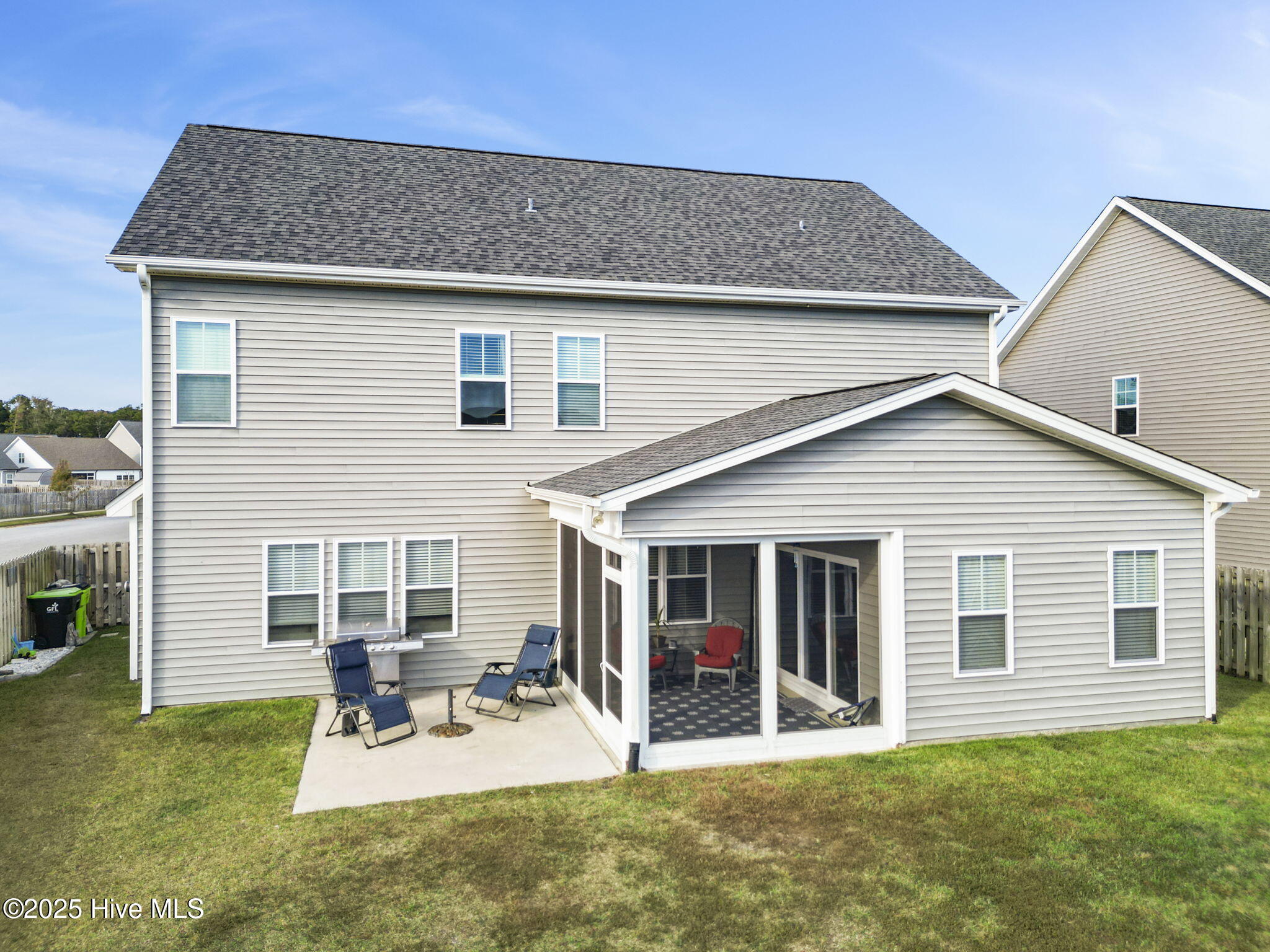 100538351 | Photo 61