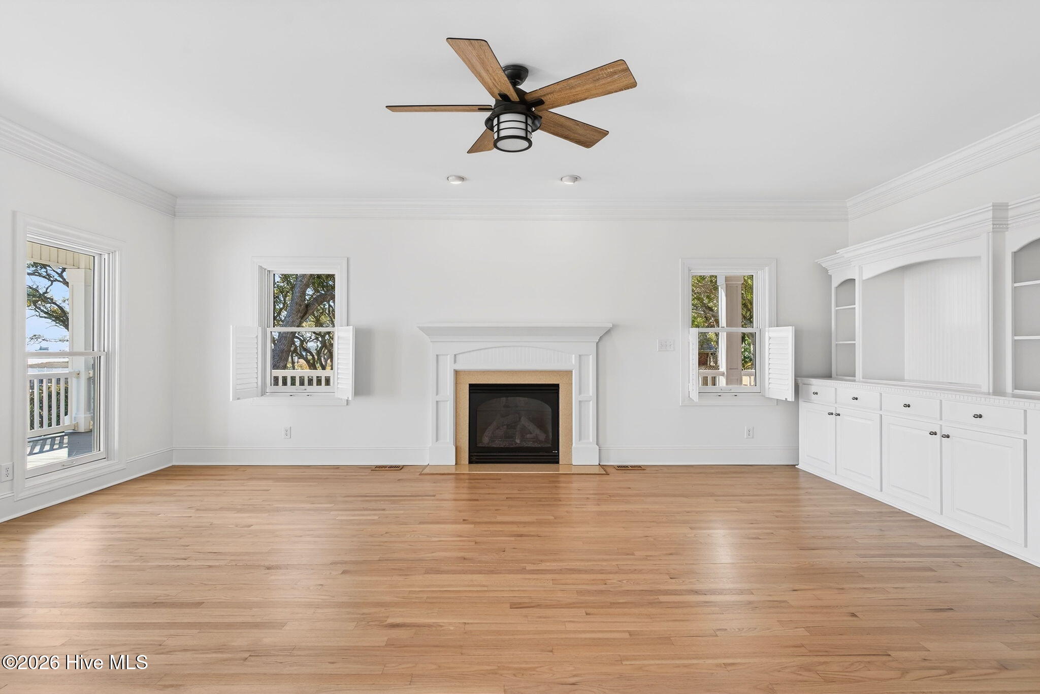 100555125 | Photo 12