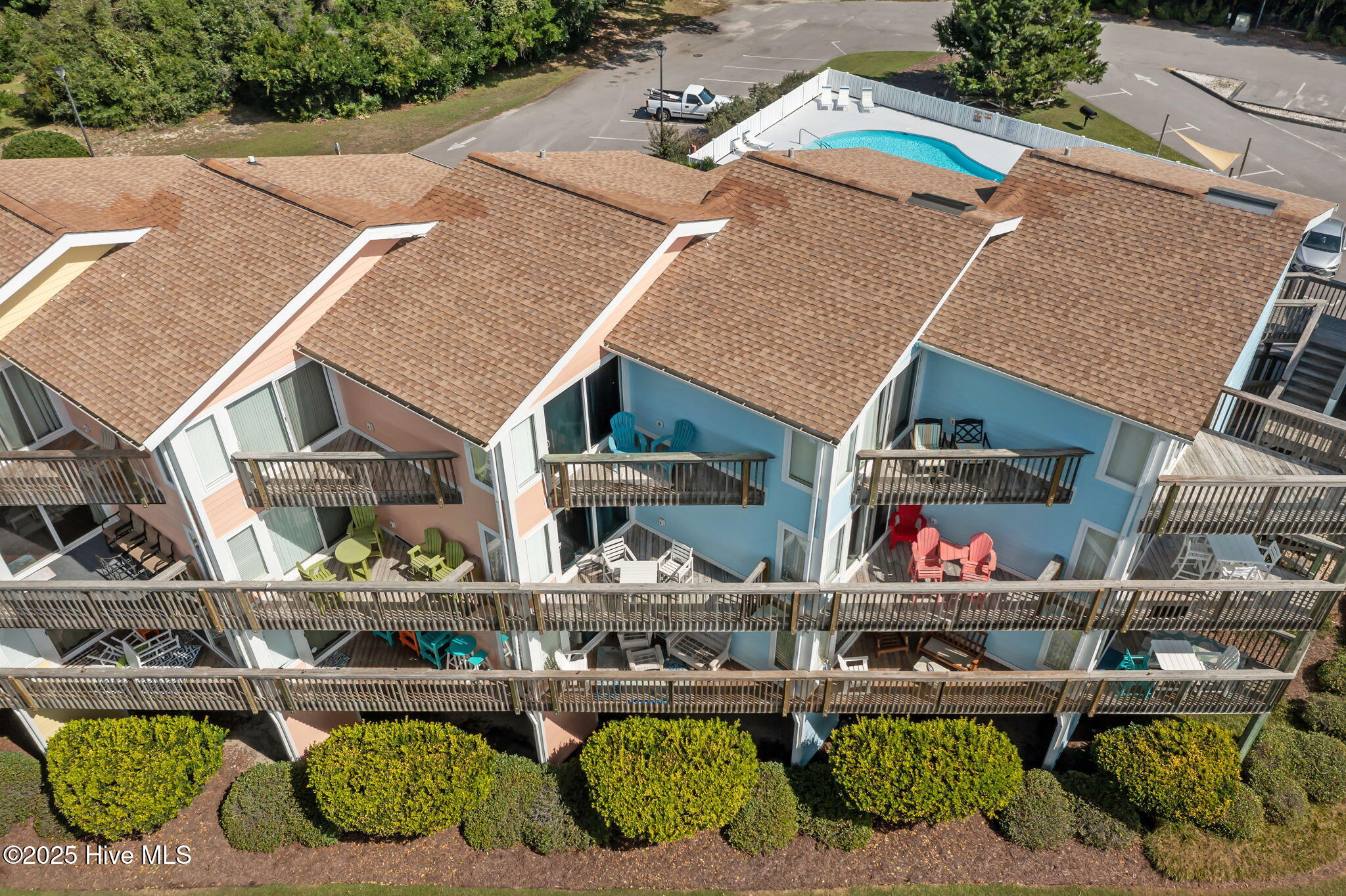 100534121 | Photo 40