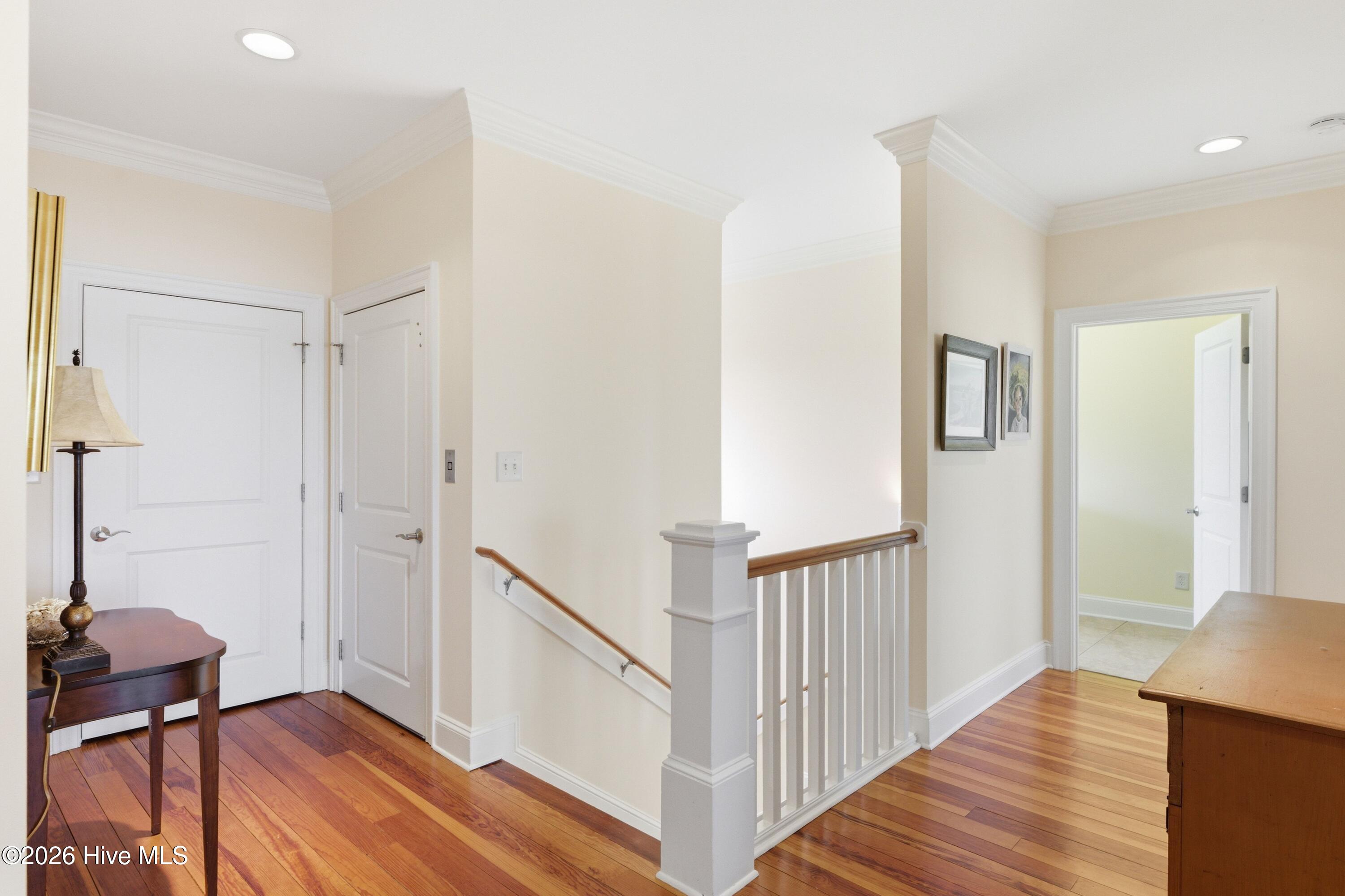 100564058 | Photo 42