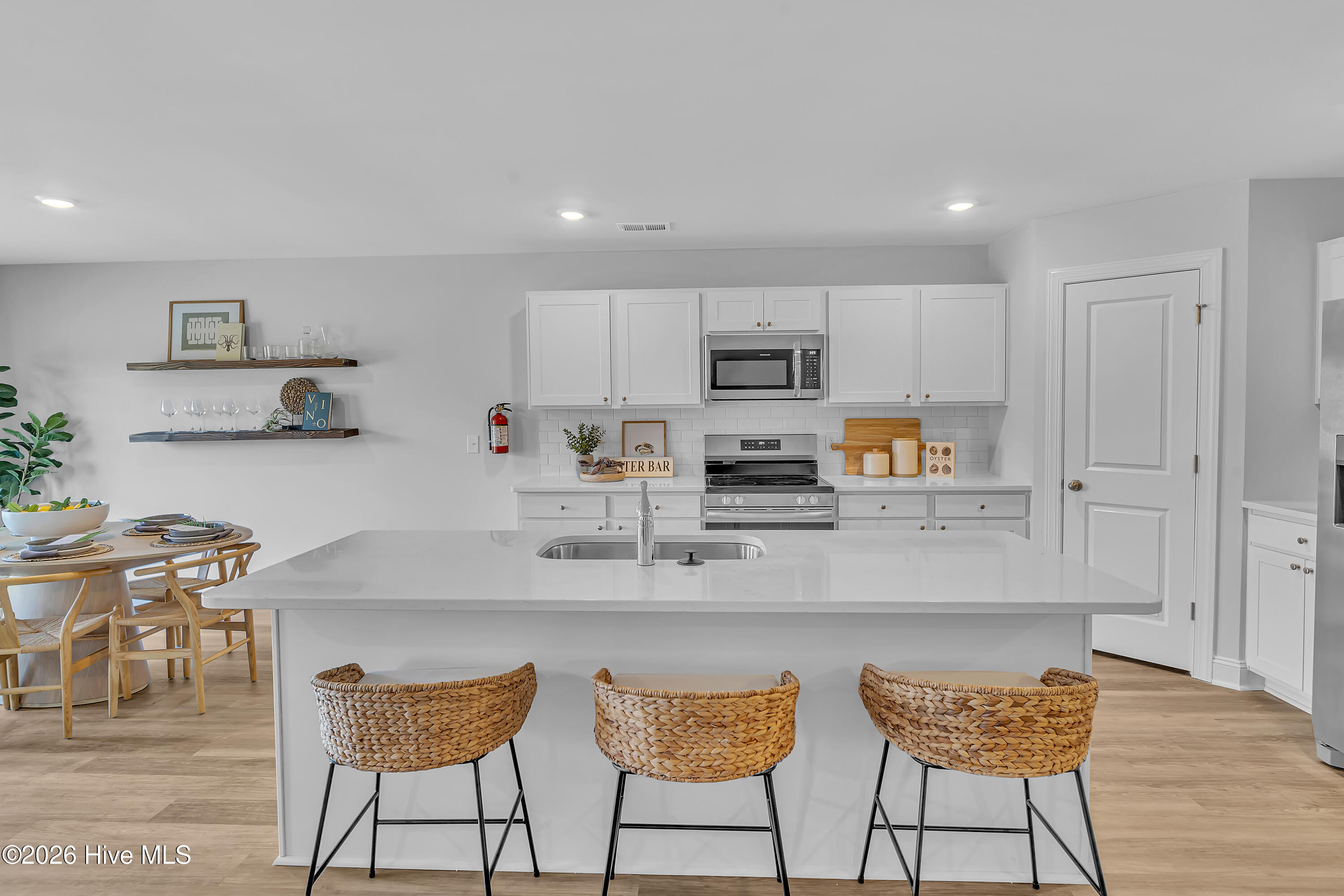 100557679 | Photo 22