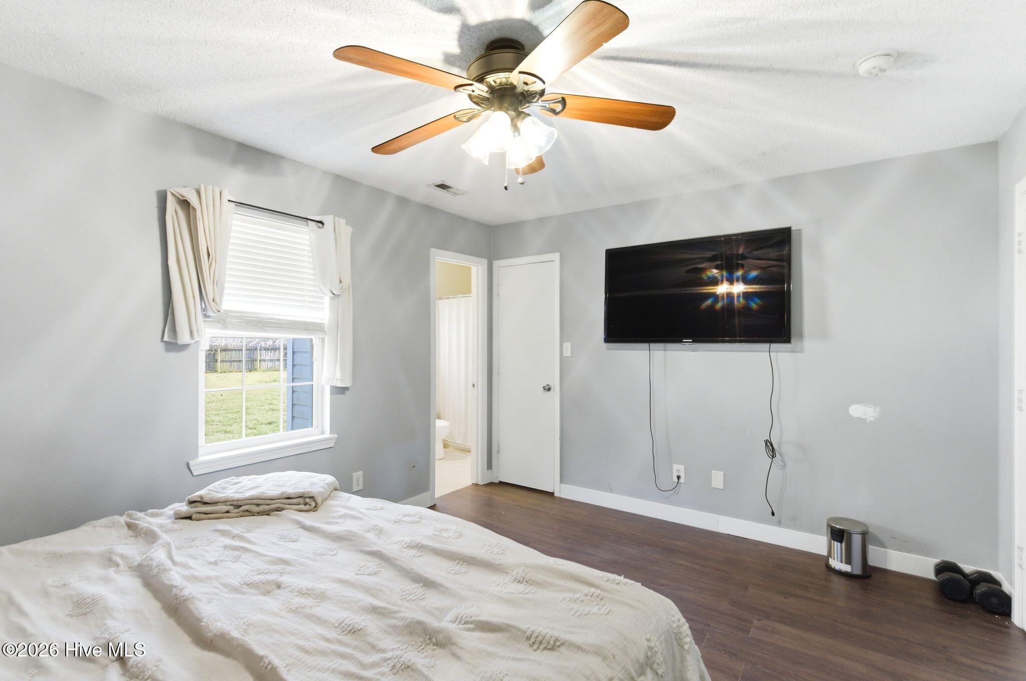 100561661 | Photo 25