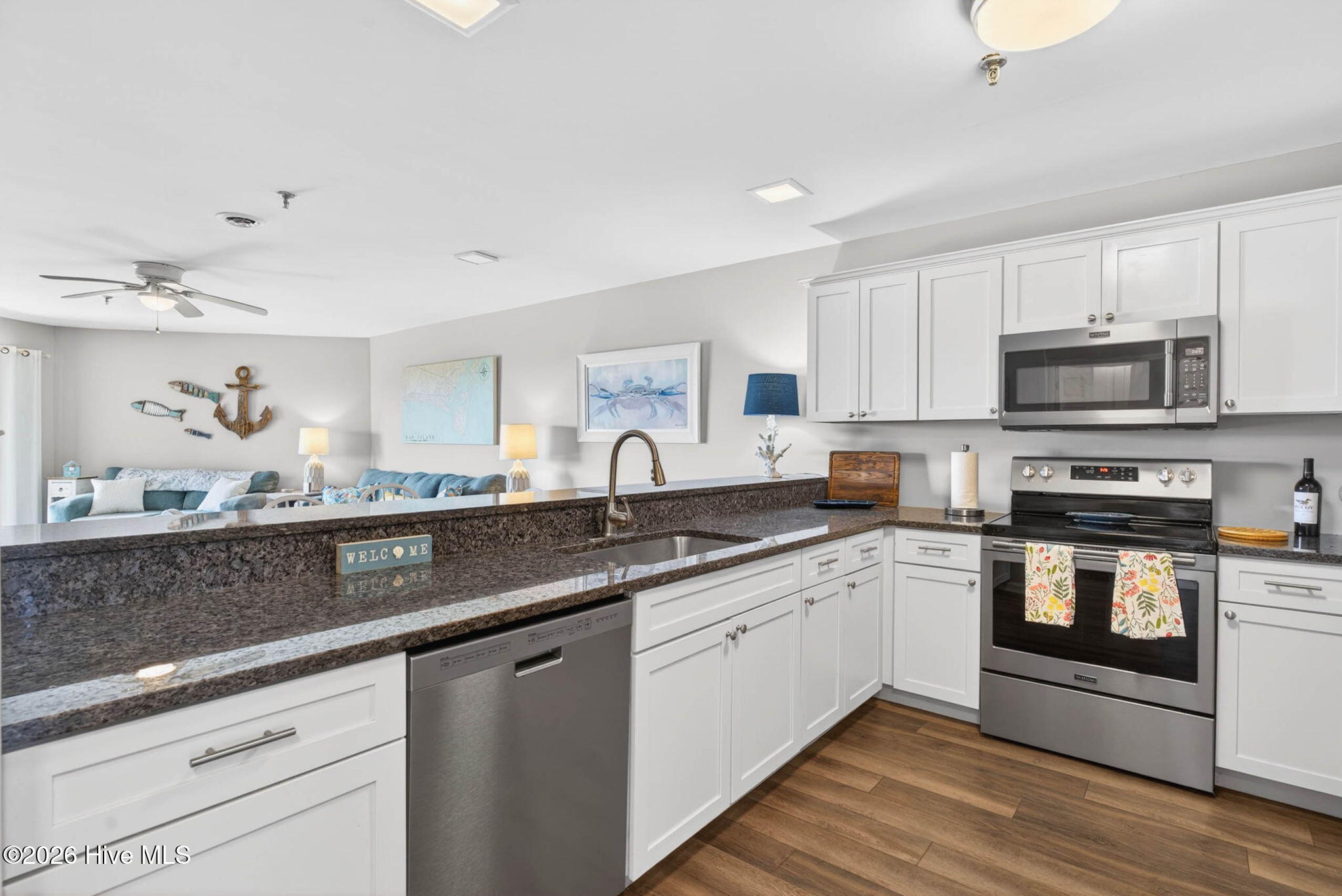 100570514 | Photo 20